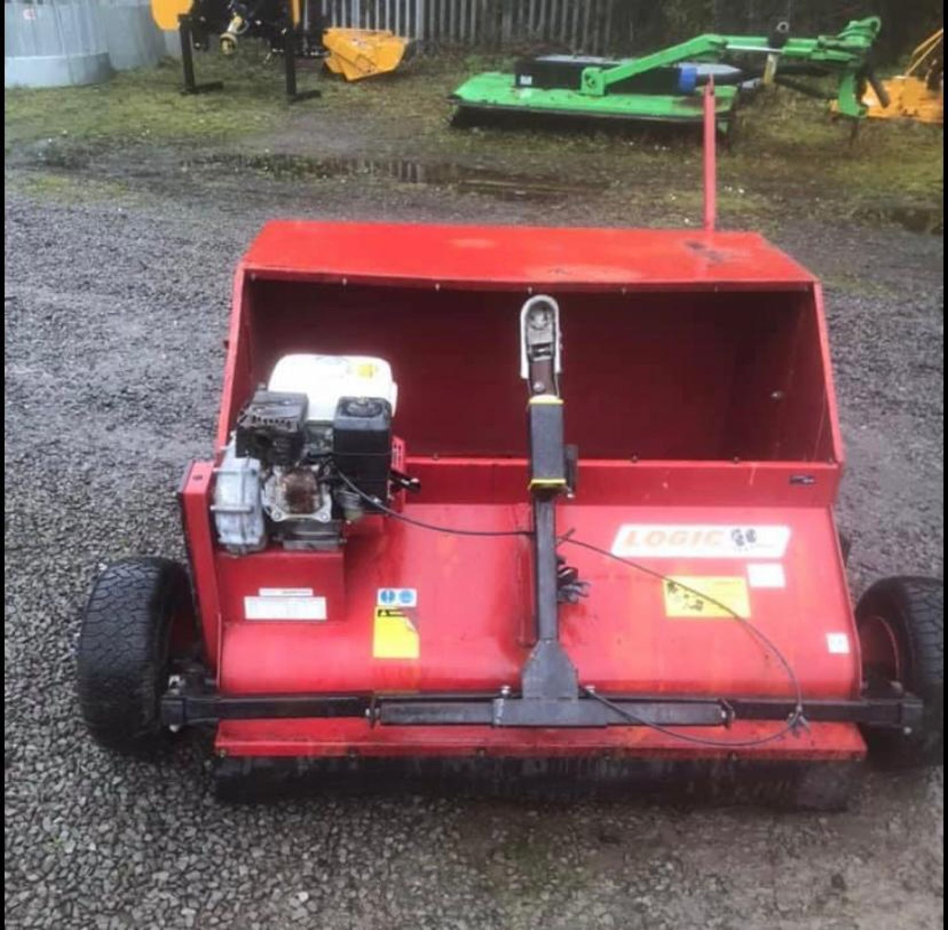 LOGIC TOWBEHIND SWEEPER, RUNS AND WORKS, CLEAN MACHINE, GOOD CONDITION, SUITABLE FOR ATV *NO VAT* - Image 2 of 3