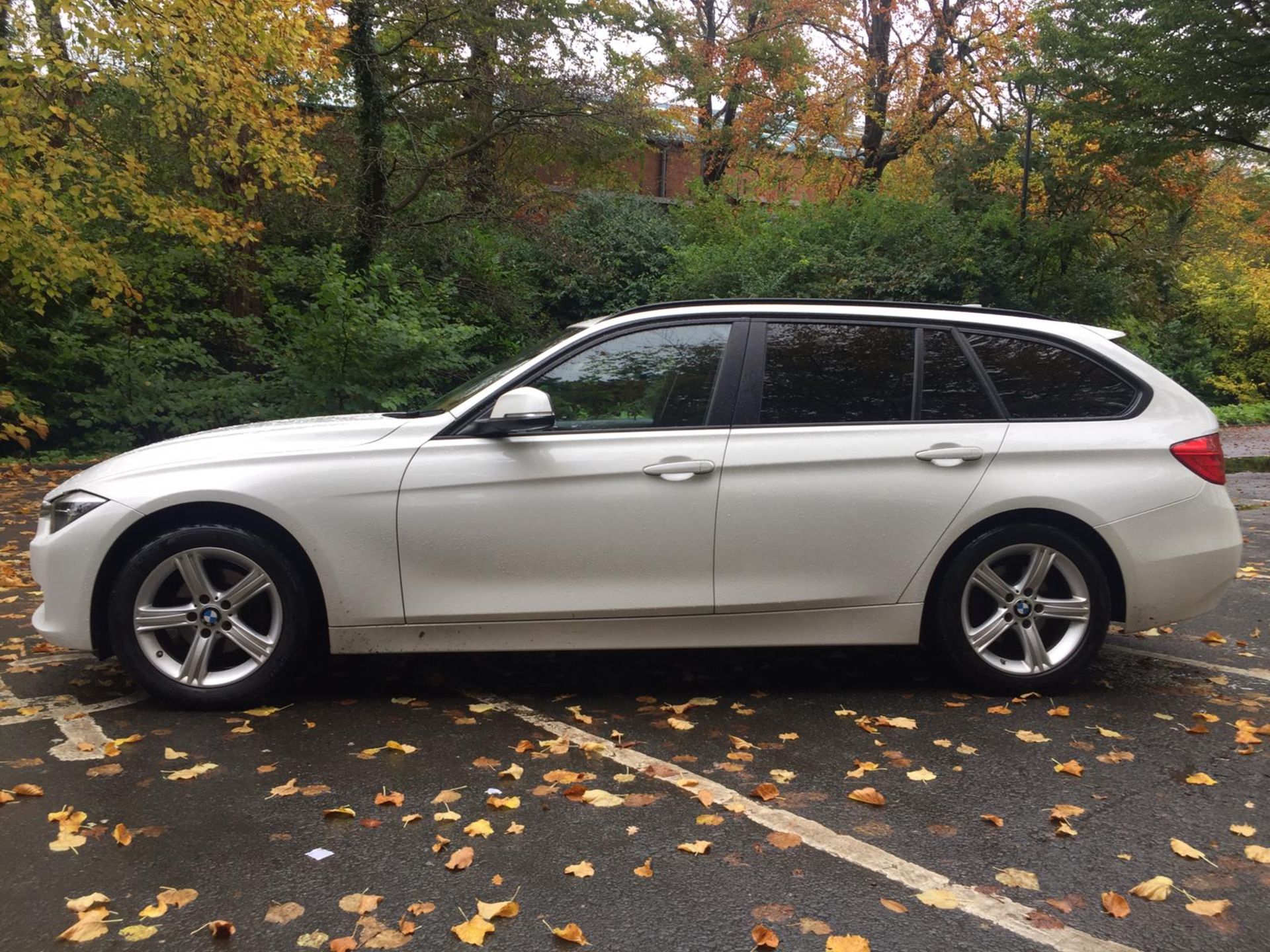 2015/64 REG BMW 316D SE AUTOMATIC 2.0 DIESEL WHITE ESTATE, SHOWING 1 FORMER KEEPER *NO VAT* - Image 9 of 9