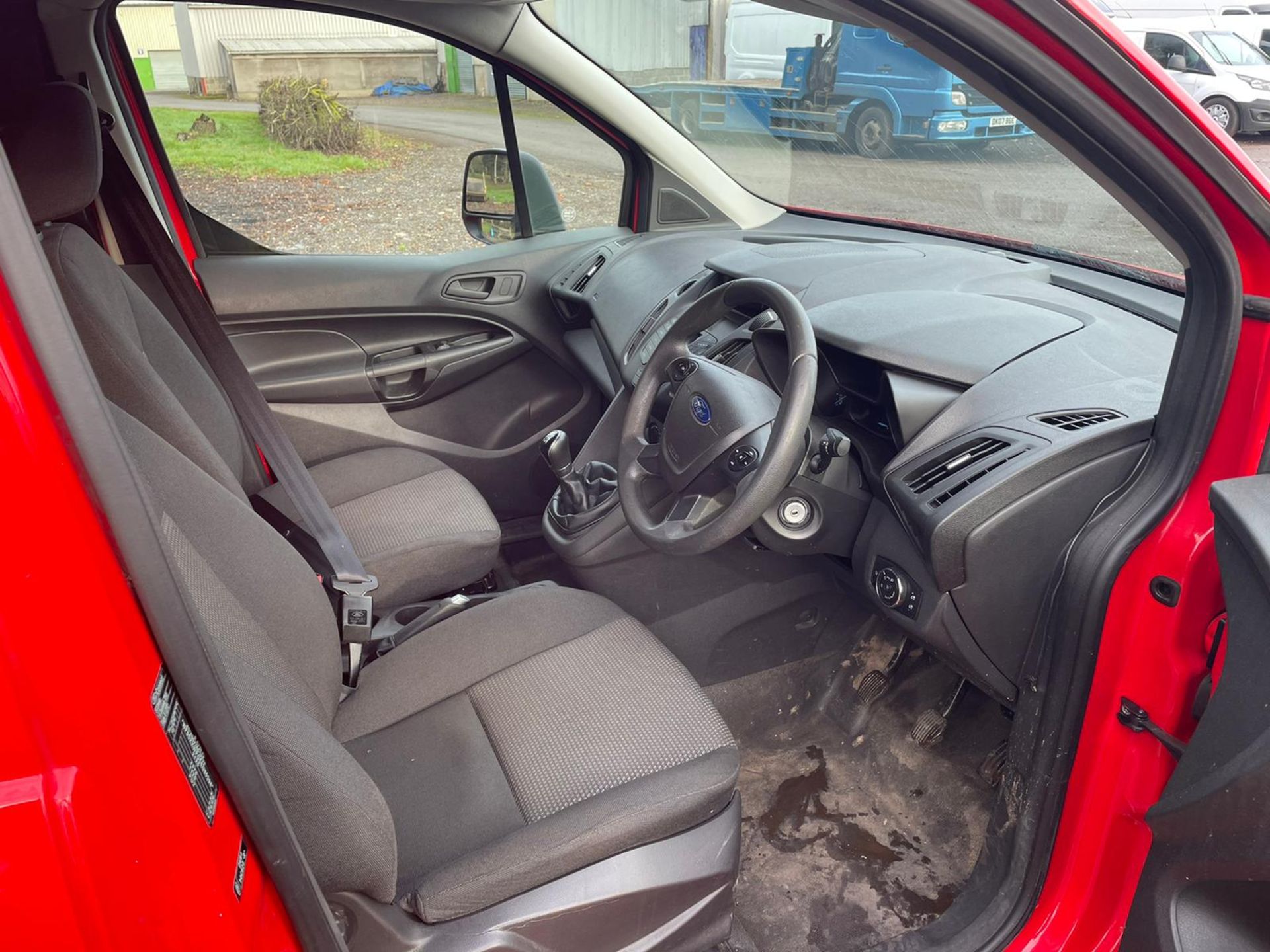 2014/64 REG FORD TRANSIT CONNECT 210 ECONETIC 1.6 DIESEL RED PANEL VAN, SHOWING 0 FORMER KEEPERS - Image 13 of 14