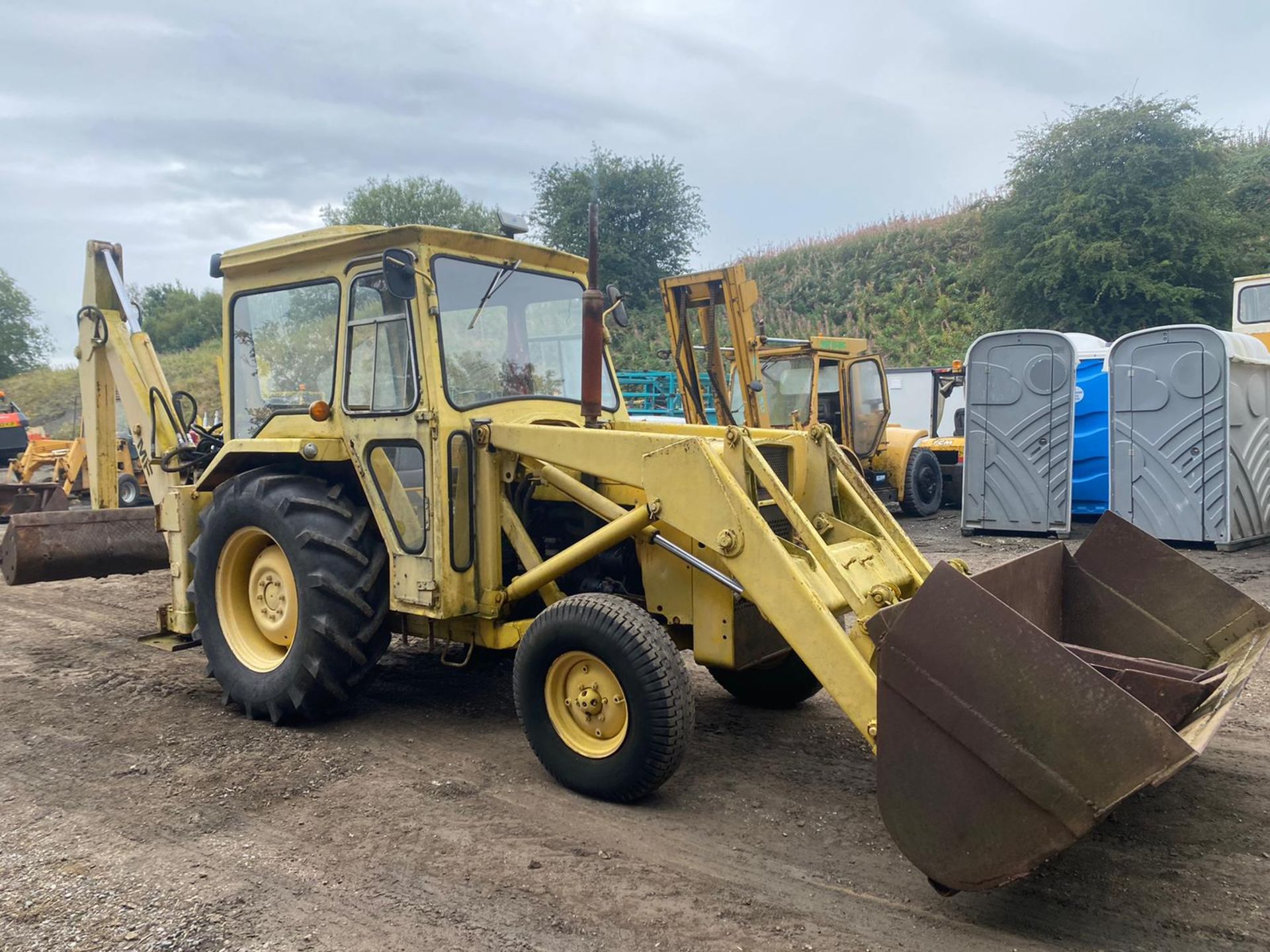 MASSEY FERGUSON 50B FRONT LOADER BACK ACTOR, RUNS, WORKS AND DIGS *PLUS VAT*