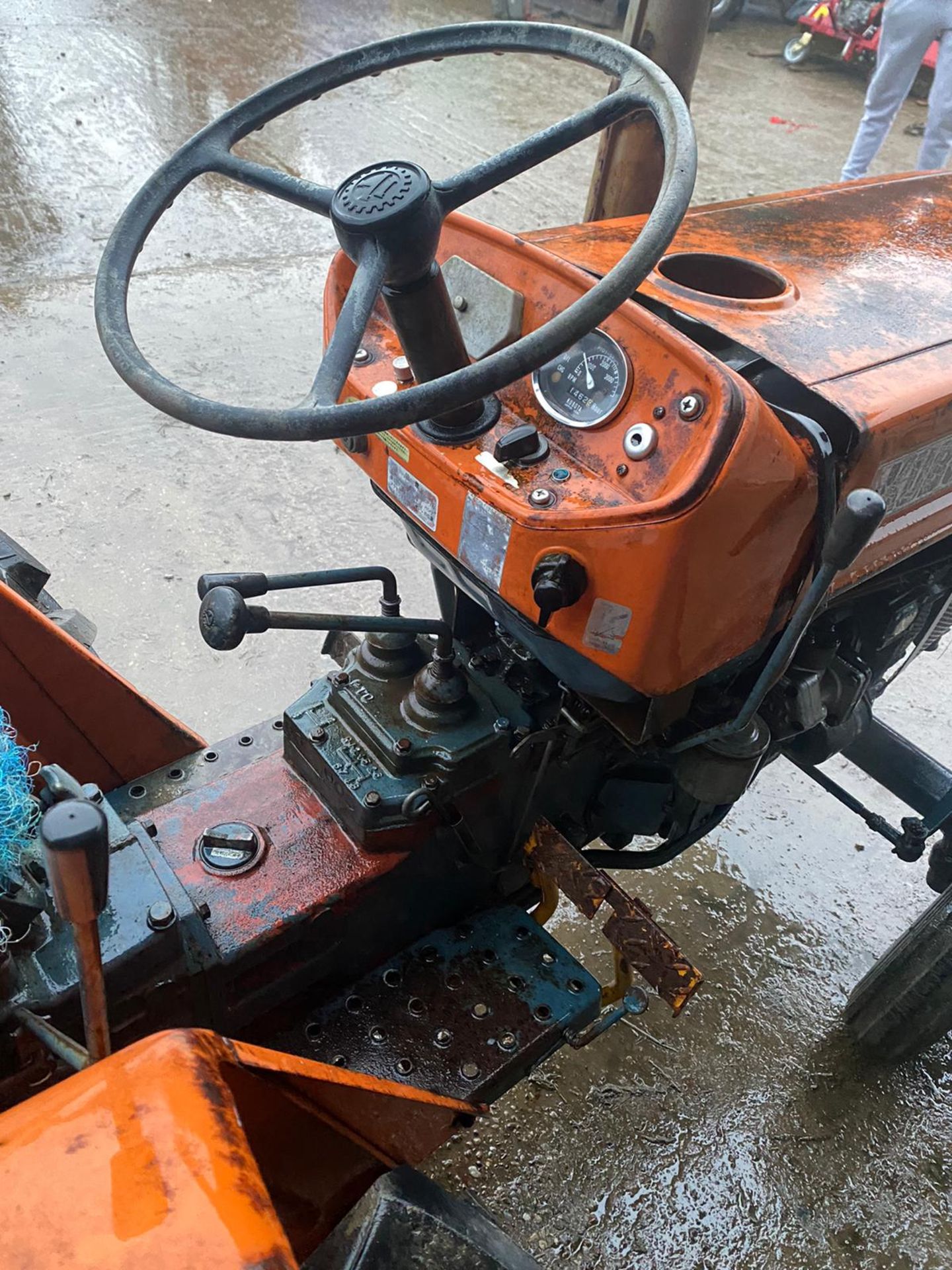 KUBOTA L1500 COMPACT TRACTOR WITH ROTAVATOR, RUNS, WORKS AND DRIVES, ONLY 1462 HOURS *NO VAT* - Image 4 of 6