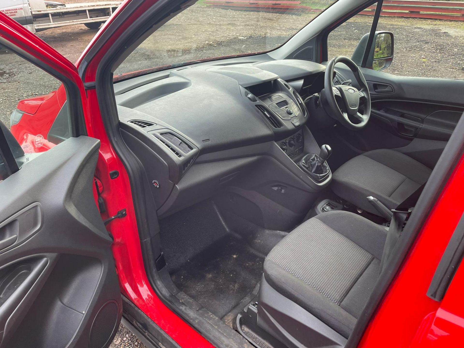 2014/64 REG FORD TRANSIT CONNECT 210 ECONETIC 1.6 DIESEL RED PANEL VAN, SHOWING 0 FORMER KEEPERS - Image 12 of 14