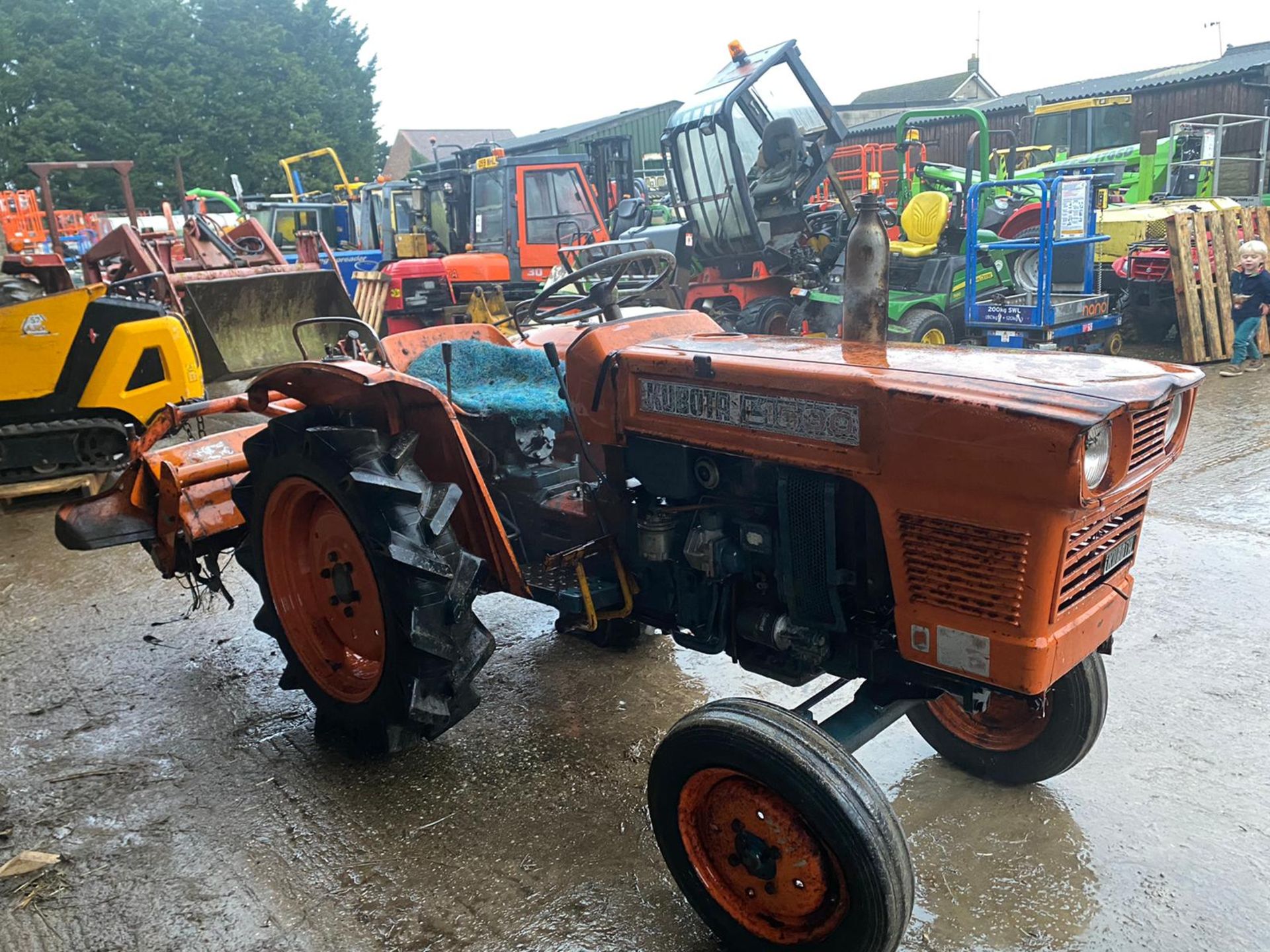 KUBOTA L1500 COMPACT TRACTOR WITH ROTAVATOR, RUNS, WORKS AND DRIVES, ONLY 1462 HOURS *NO VAT* - Image 3 of 6