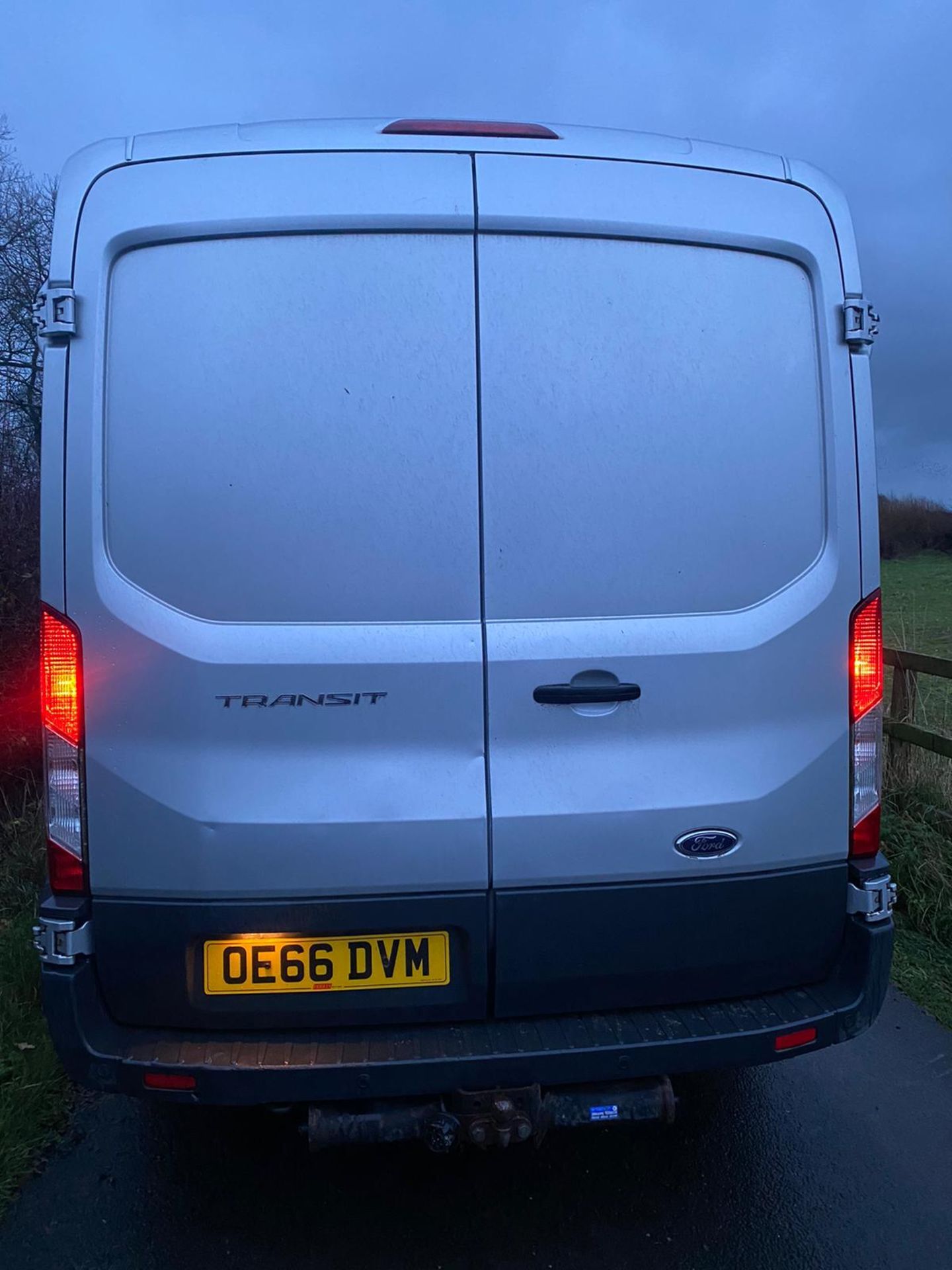 2016/66 REG FORD TRANSIT 350 2.0 DIESEL PANEL VAN SILVER, SHOWING 1 FORMER KEEPER *PLUS VAT* - Image 3 of 6