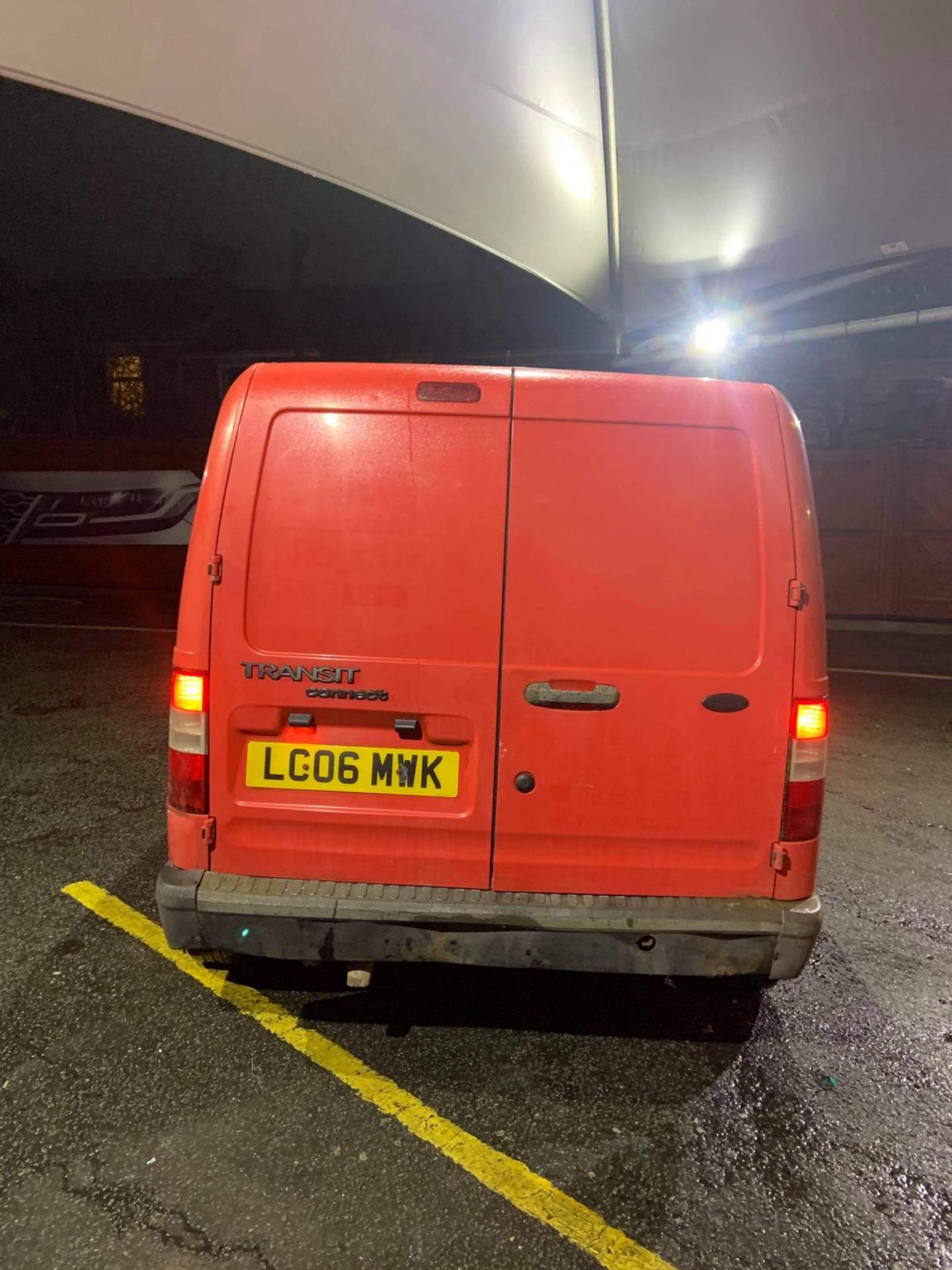 2006/06 REG FORD TRANSIT CONNECT L200 TD SWB 1.8 DIESEL RED PANEL VAN, SHOWING 2 FORMER KEEPERS - Image 3 of 8