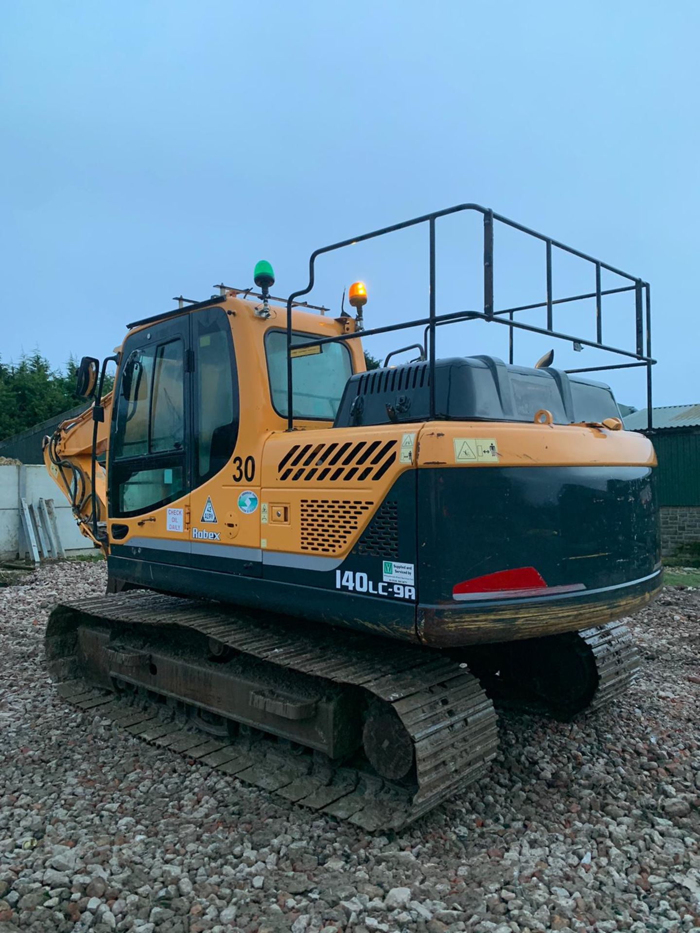 2014 HYUNDAI 140LC-9 EXCAVATOR, RUNS, DRIVES AND DIGS, CLEAN MACHINE, PIPED FOR FRONT ATTACHMENTS - Image 4 of 5