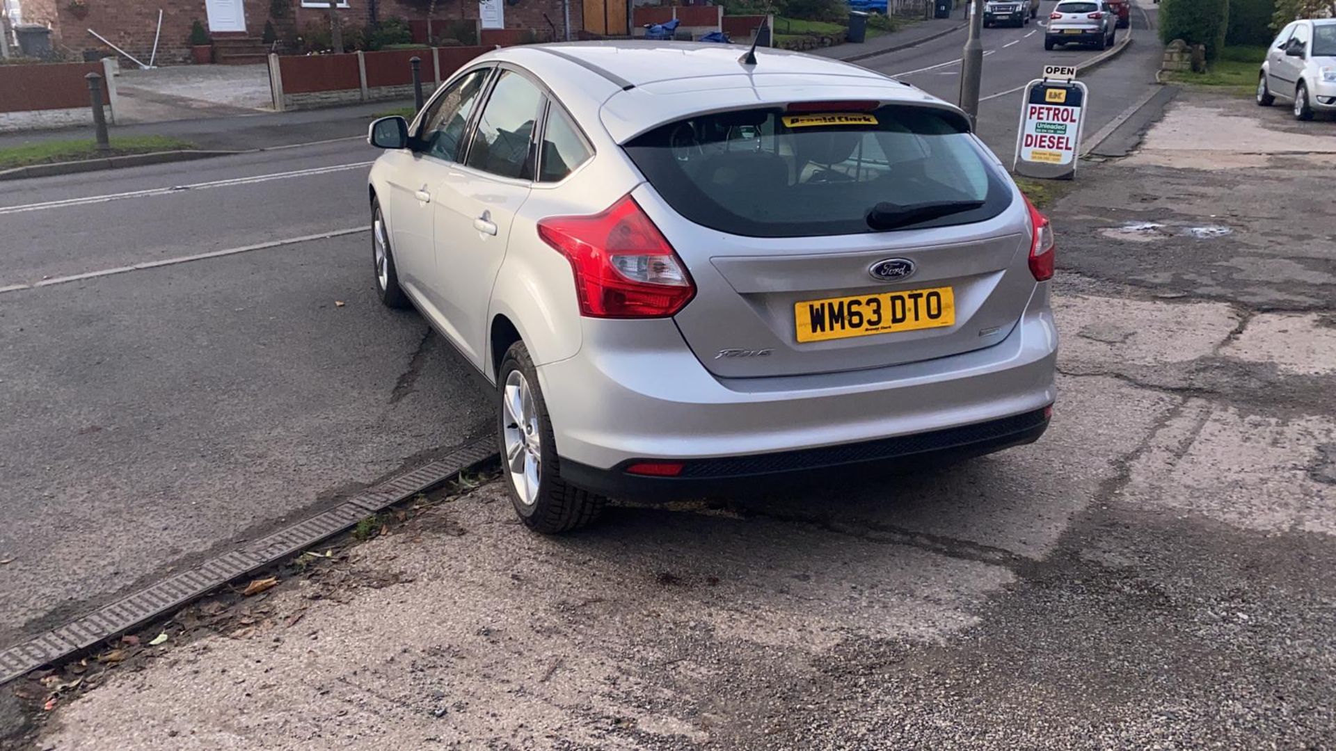 2013/63 REG FORD FOCUS ZETEC TURBO 998CC PETROL 5DR HATCHBACK, SHOWING 2 FORMER KEEPERS *NO VAT* - Image 3 of 9