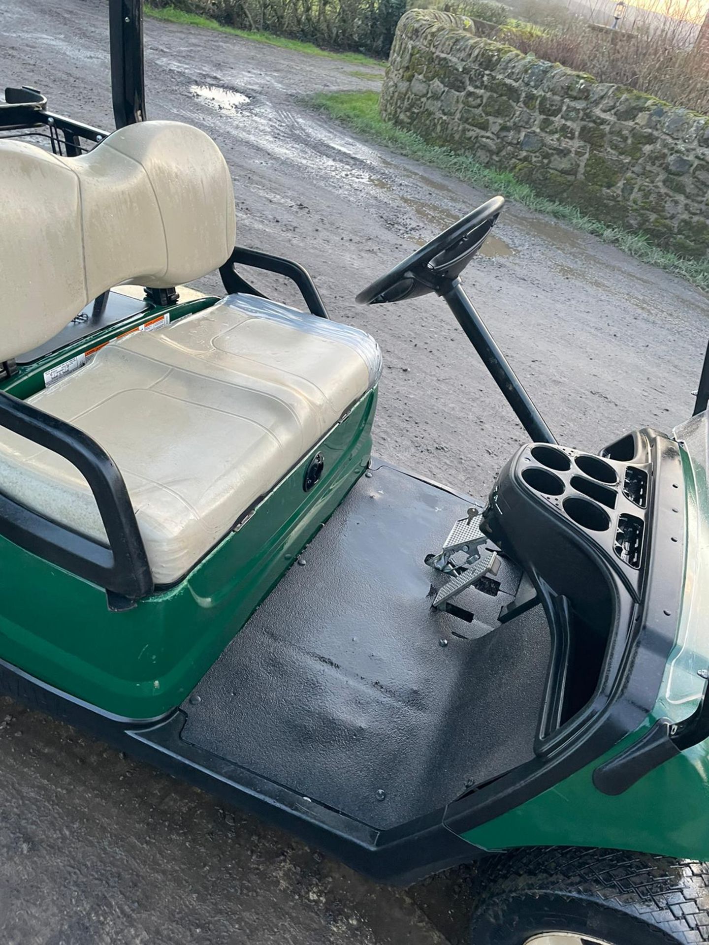 YAMAHA ELECTRIC GOLF BUGGY, IN WORKING ORDER, YEAR 2008, GOOD CONDITION *NO VAT* - Image 2 of 7