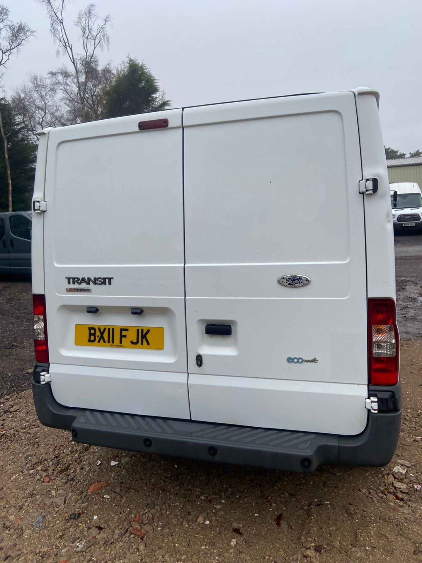 2011/11 REG FORD TRANSIT 115 T280S ECON FW 2.2 DIESEL WHITE PANEL VAN, SHOWING 0 FORMER KEEPERS - Image 5 of 11
