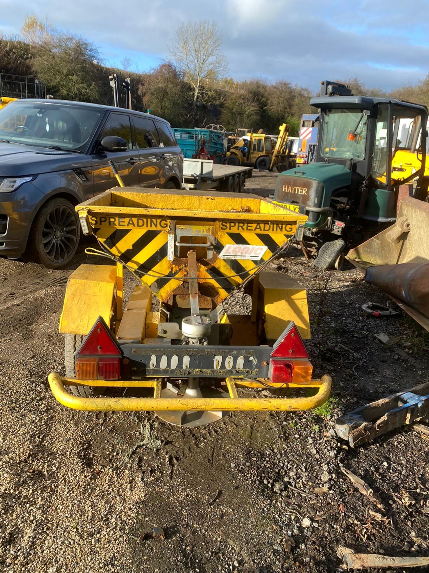 TOW BEHIND GRITTER IN WORKING ORDER *PLUS VAT* - Image 4 of 6