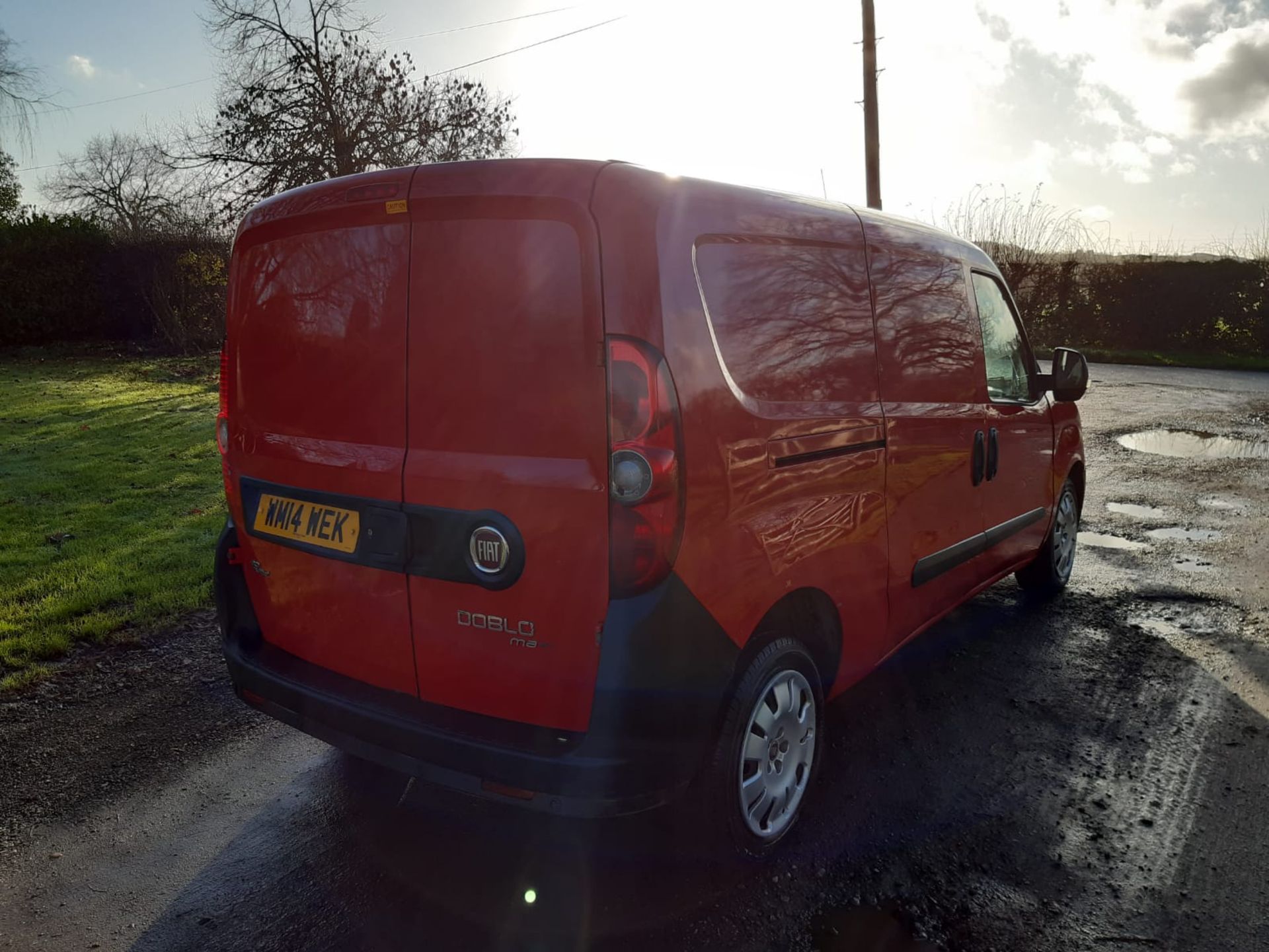 2014/14 REG FIAT DOBLO 16V MULTIJET 1.25 DIESEL RED PANEL VAN, SHOWING 0 FORMER KEEPERS *PLUS VAT* - Image 4 of 7