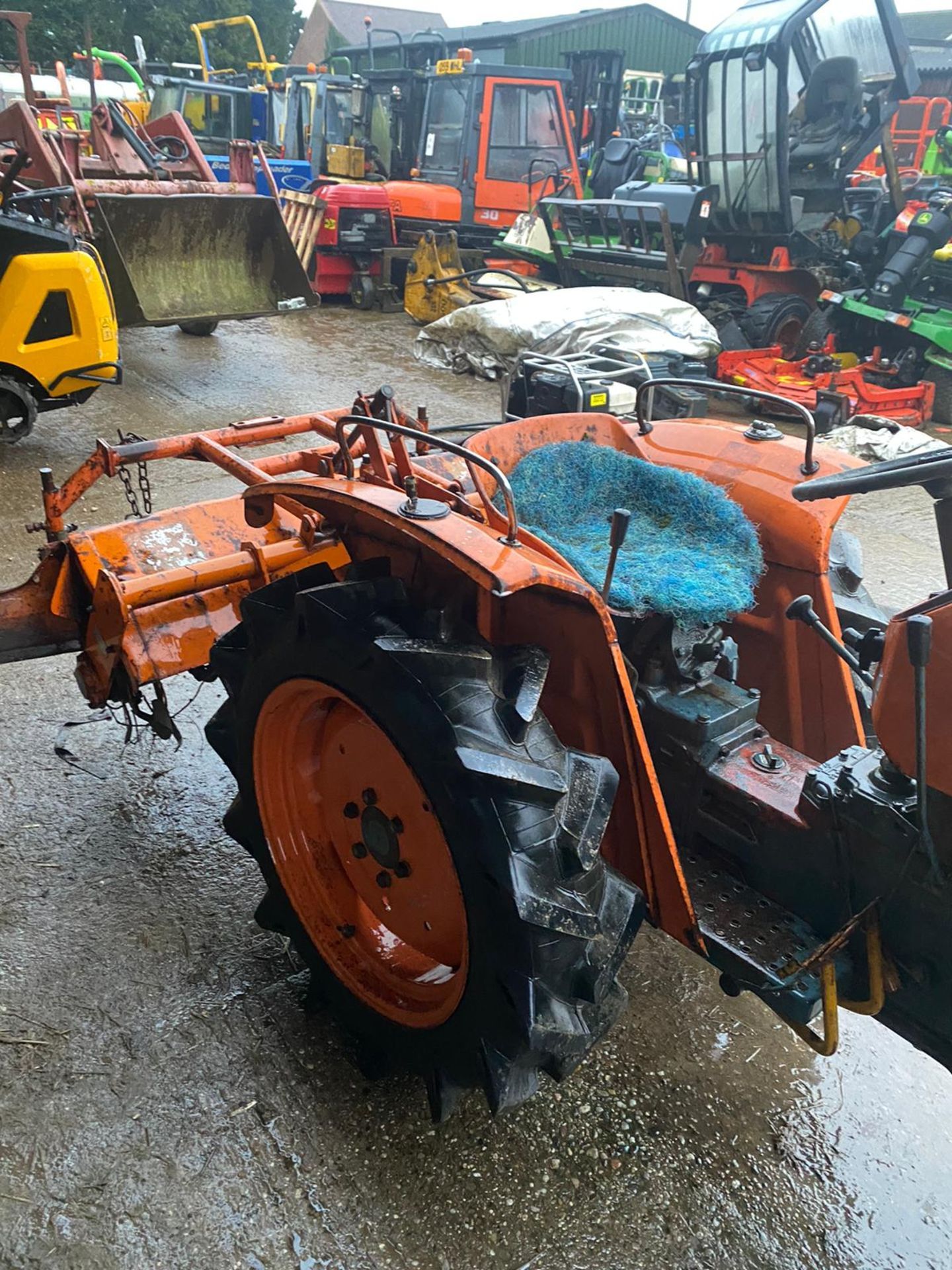 KUBOTA L1500 COMPACT TRACTOR WITH ROTAVATOR, RUNS, WORKS AND DRIVES, ONLY 1462 HOURS *NO VAT* - Image 4 of 6