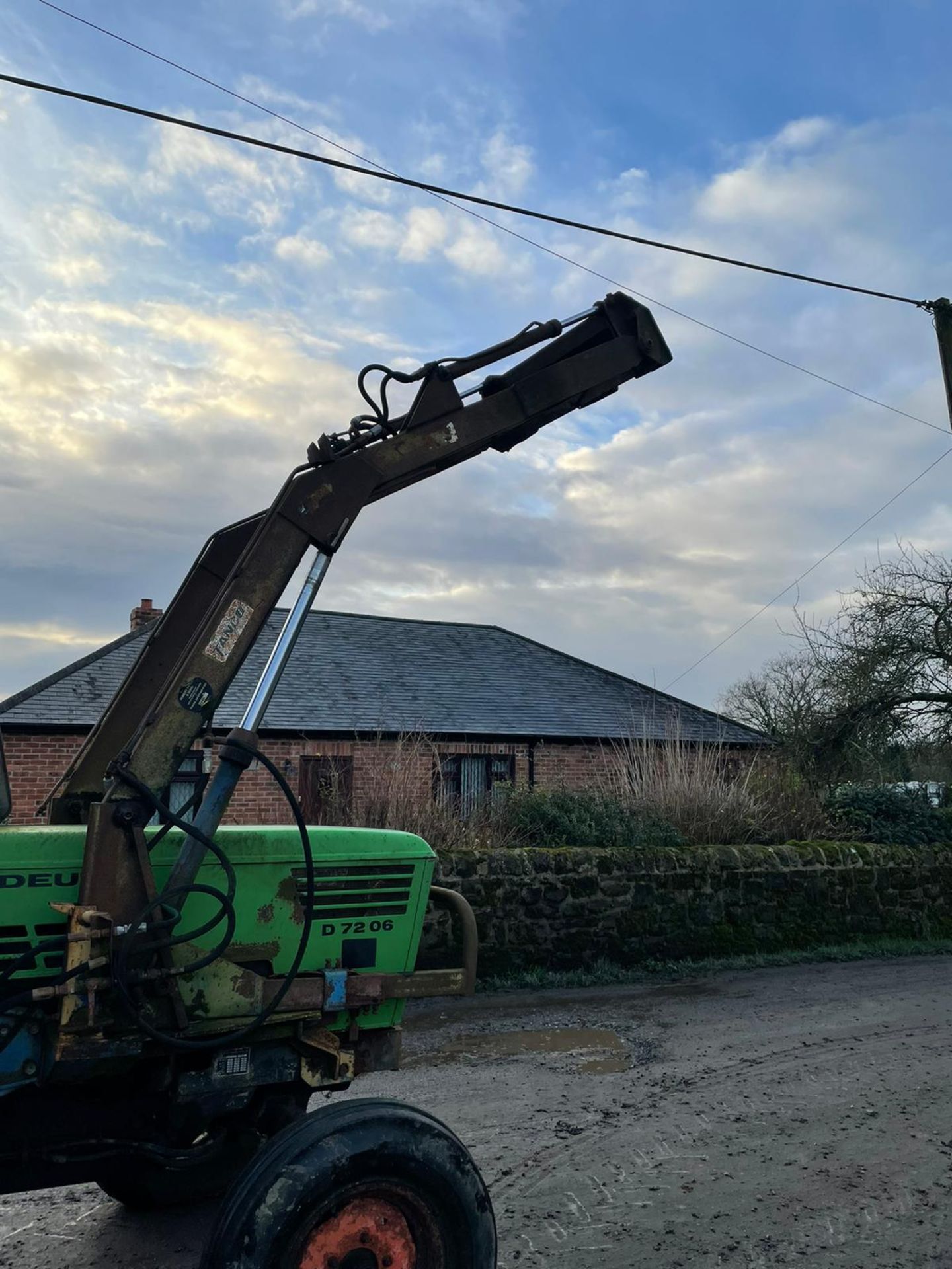 DEUTZ D7206 LOADER TRACTOR, RUNS, WORKS AND LIFTS, 3 POINT LINKAGE, PICK UP HITCH *NO VAT* - Image 5 of 5