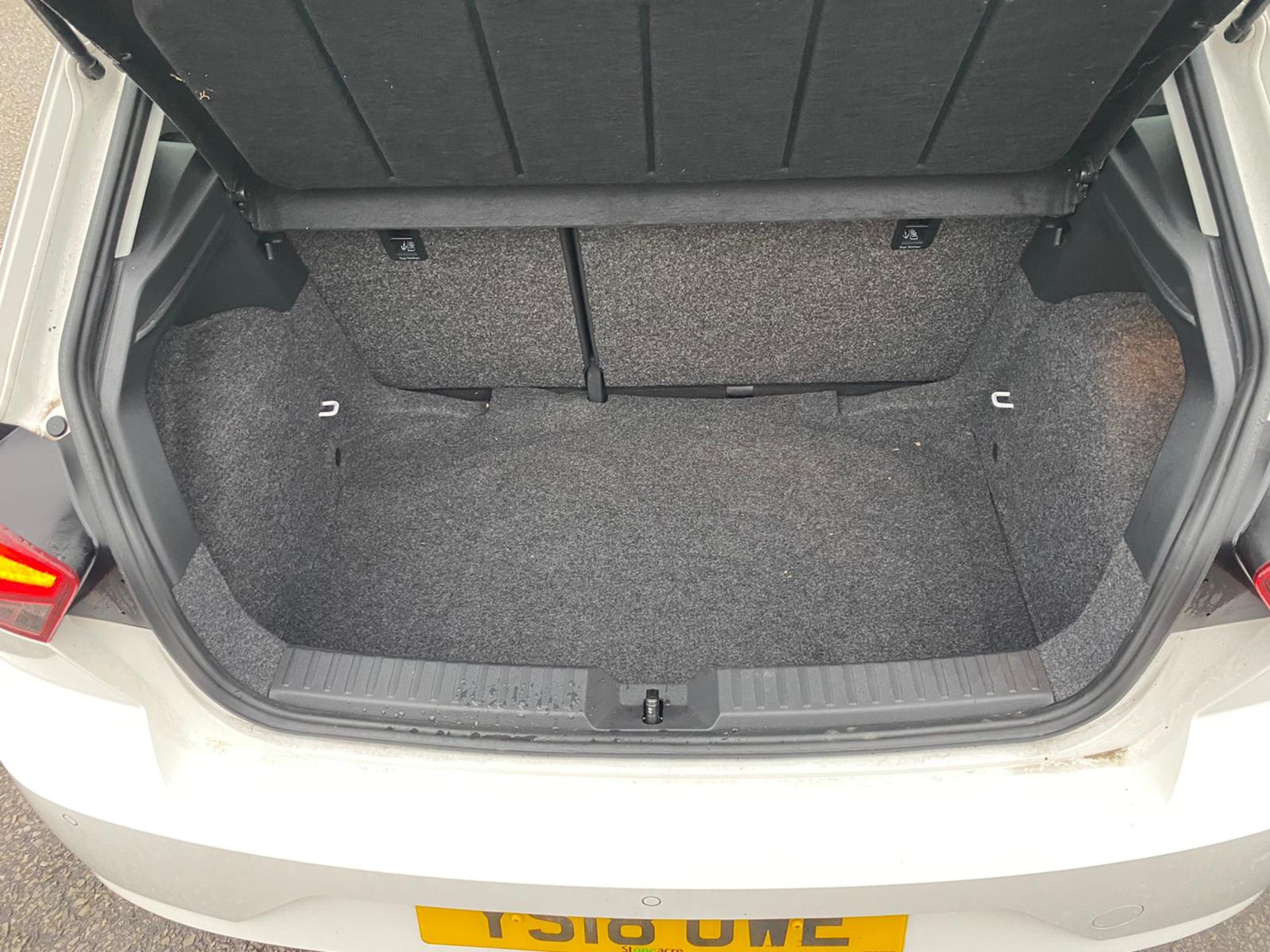 2018/18 REG SEAT IBIZA SE TECHNOLOGY MPI 999CC PETROL WHITE 5DR HATCHBACK, SHOWING 0 FORMER KEEPERS - Image 8 of 11