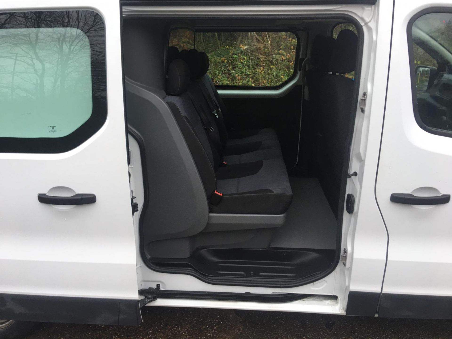 2015/15 REG VAUXHALL VIVARO 2900 CDTI 1.6 DIESEL CREW PANEL VAN, SHOWING 1 FORMER KEEPER *NO VAT* - Image 20 of 25