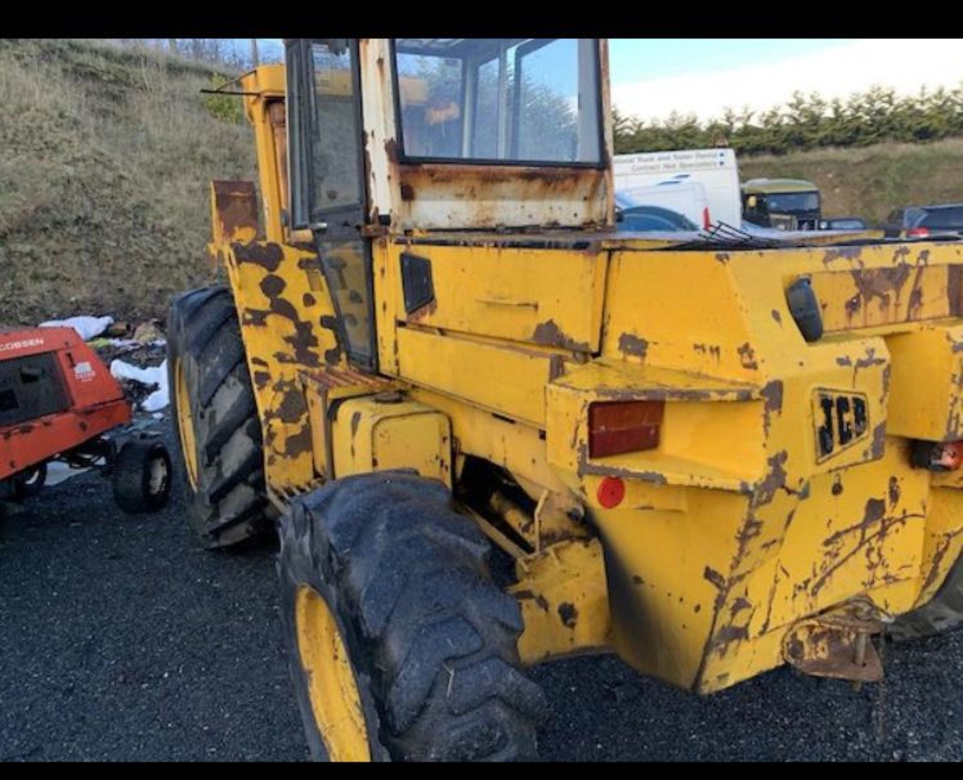 JCB ROUGH TERRAIN FORKLIFT, MODEL 926, 4WD, STARTS, RUNS, DRIVES, SIDE SHIFT, ALL WORKING FINE - Image 2 of 7