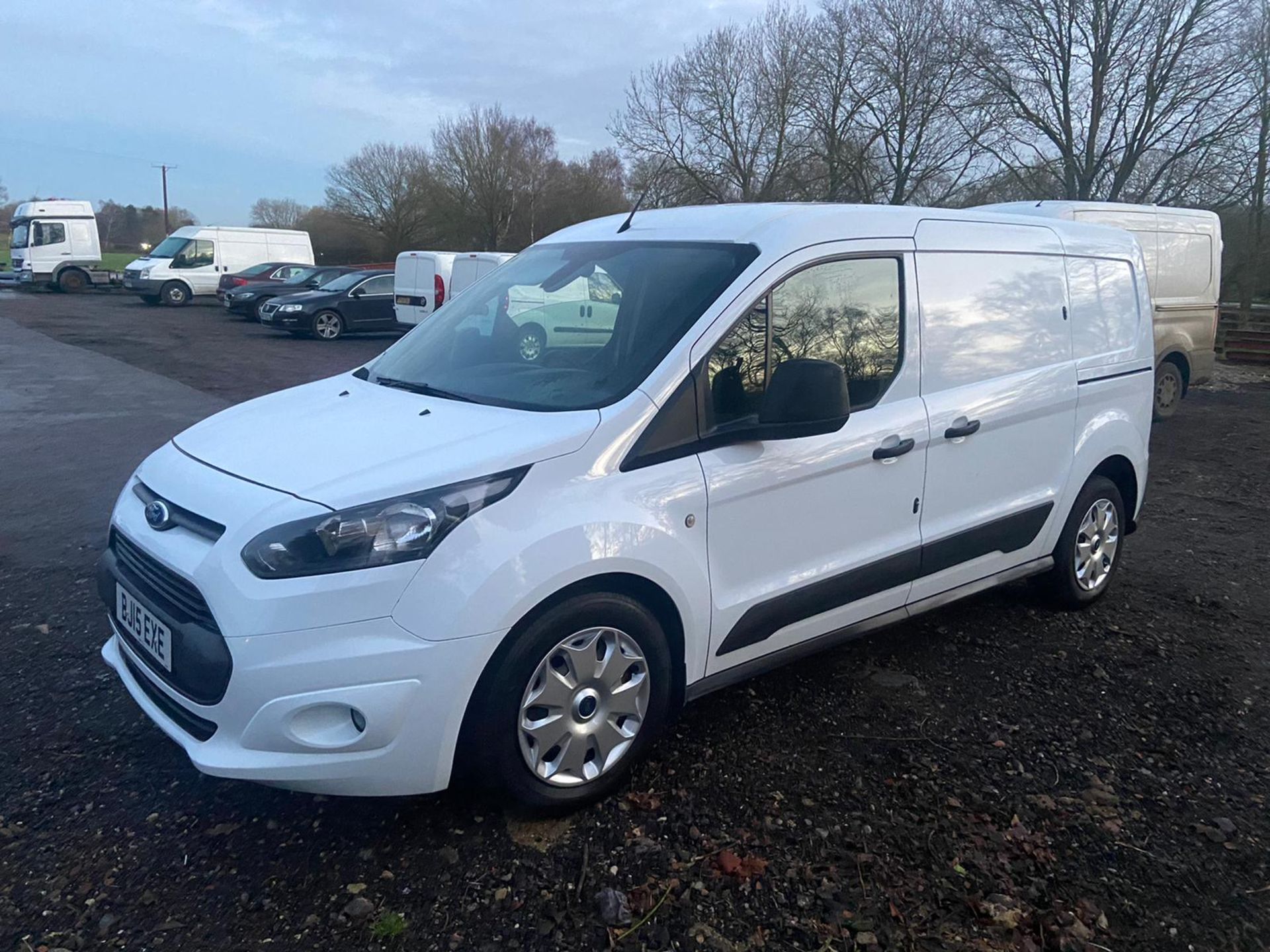 2015/15 REG FORD TRANSIT CONNECT 210 TREND 1.6 DIESEL WHITE PANEL VAN, SHOWING 1 FORMER KEEPER - Image 3 of 10