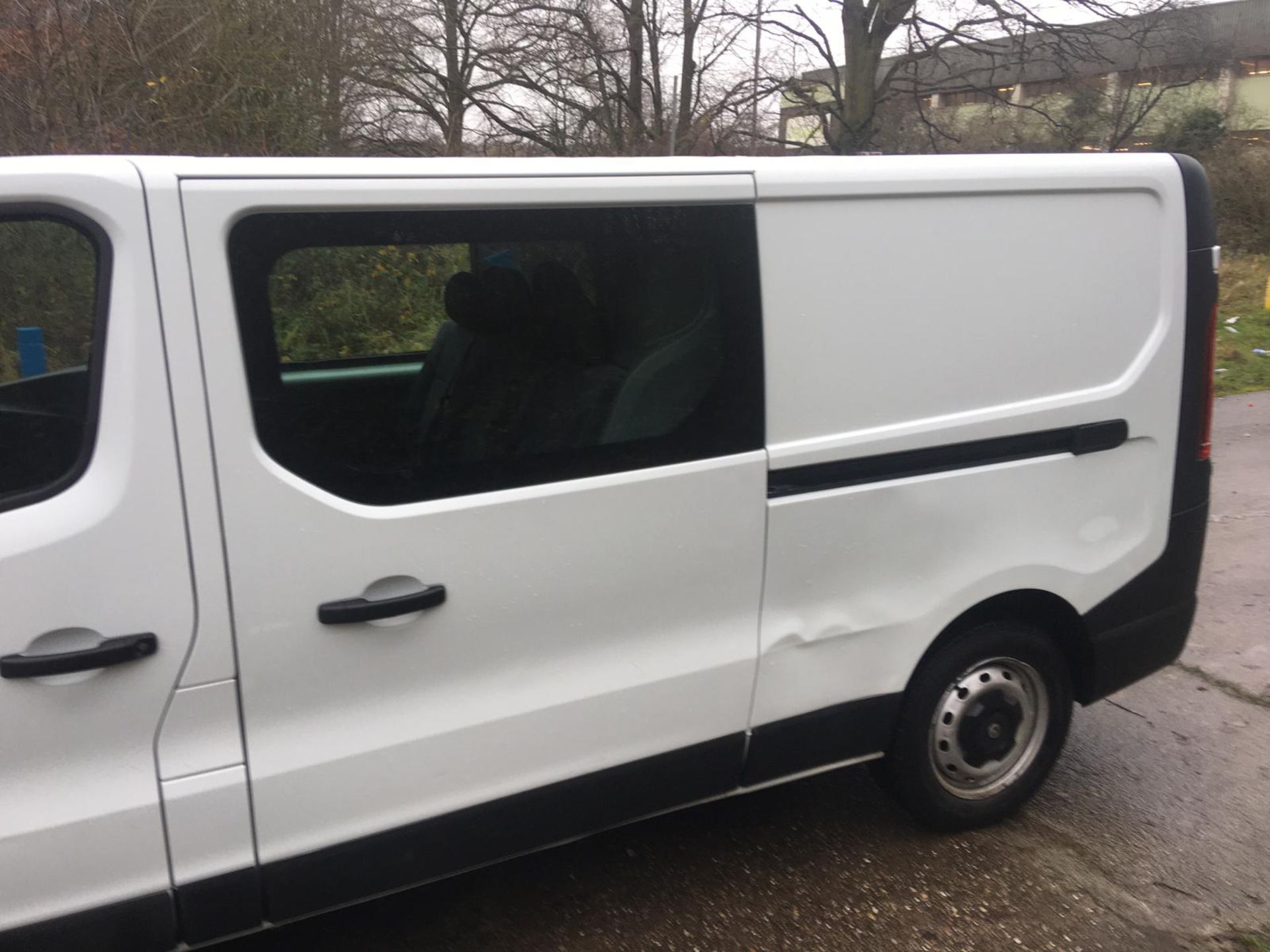 2015/15 REG VAUXHALL VIVARO 2900 CDTI 1.6 DIESEL CREW PANEL VAN, SHOWING 1 FORMER KEEPER *NO VAT* - Image 4 of 25