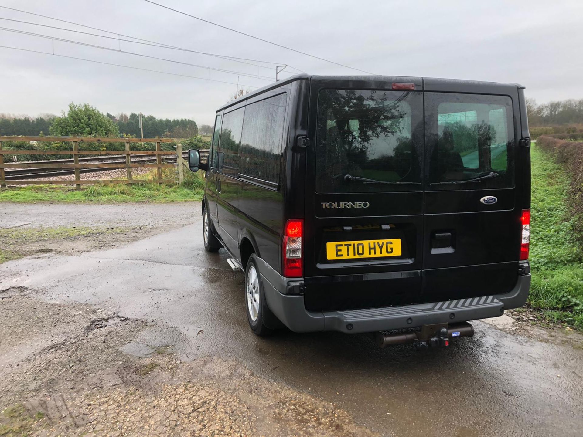 2010/10 REG FORD TRANSIT 140 T280S LTD TOUR 2.2 DIESEL BLACK MINIBUS, SHOWING 2 FORMER KEEPERS - Image 5 of 15