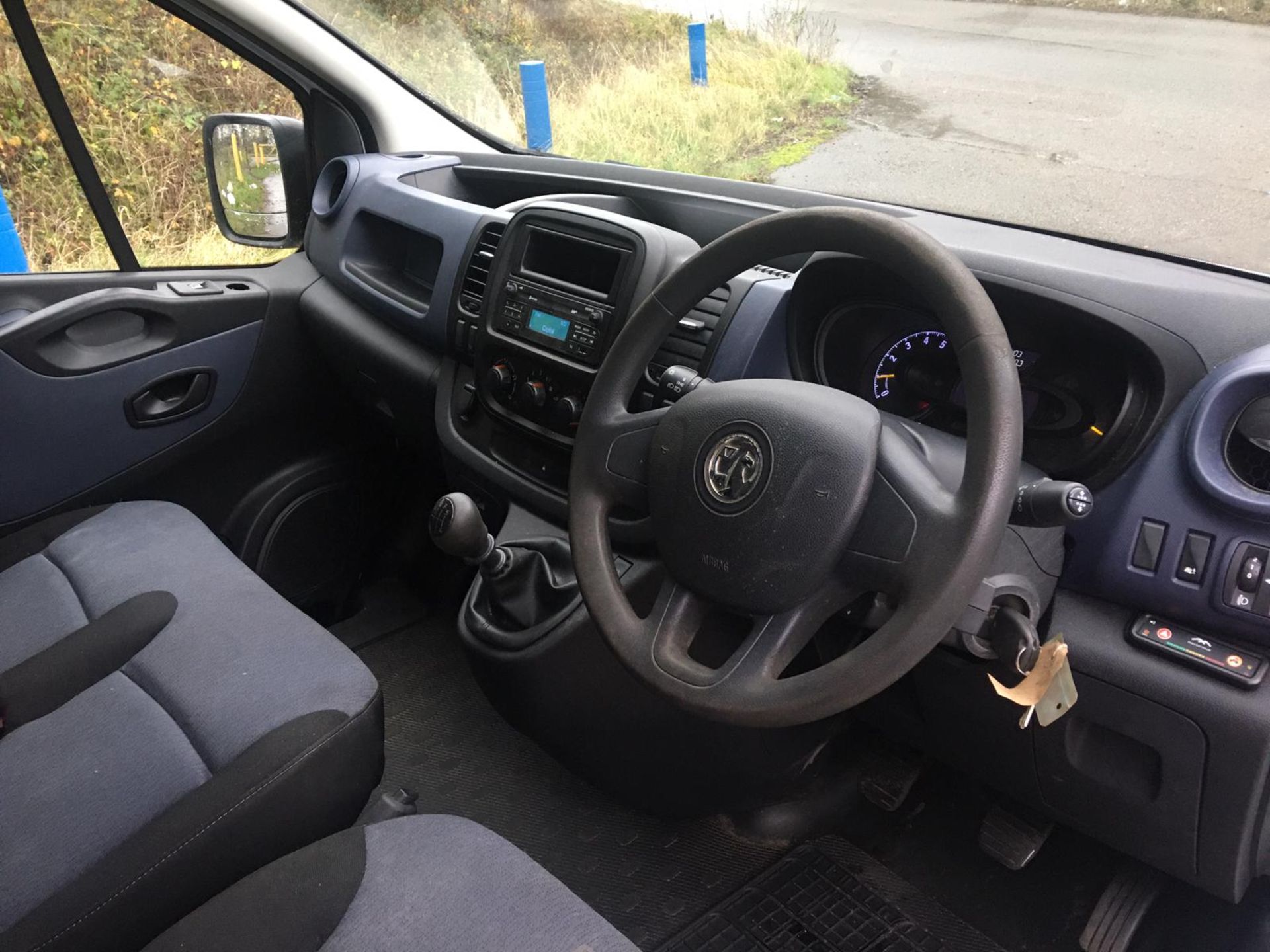 2015/15 REG VAUXHALL VIVARO 2900 CDTI 1.6 DIESEL CREW PANEL VAN, SHOWING 1 FORMER KEEPER *NO VAT* - Image 19 of 25