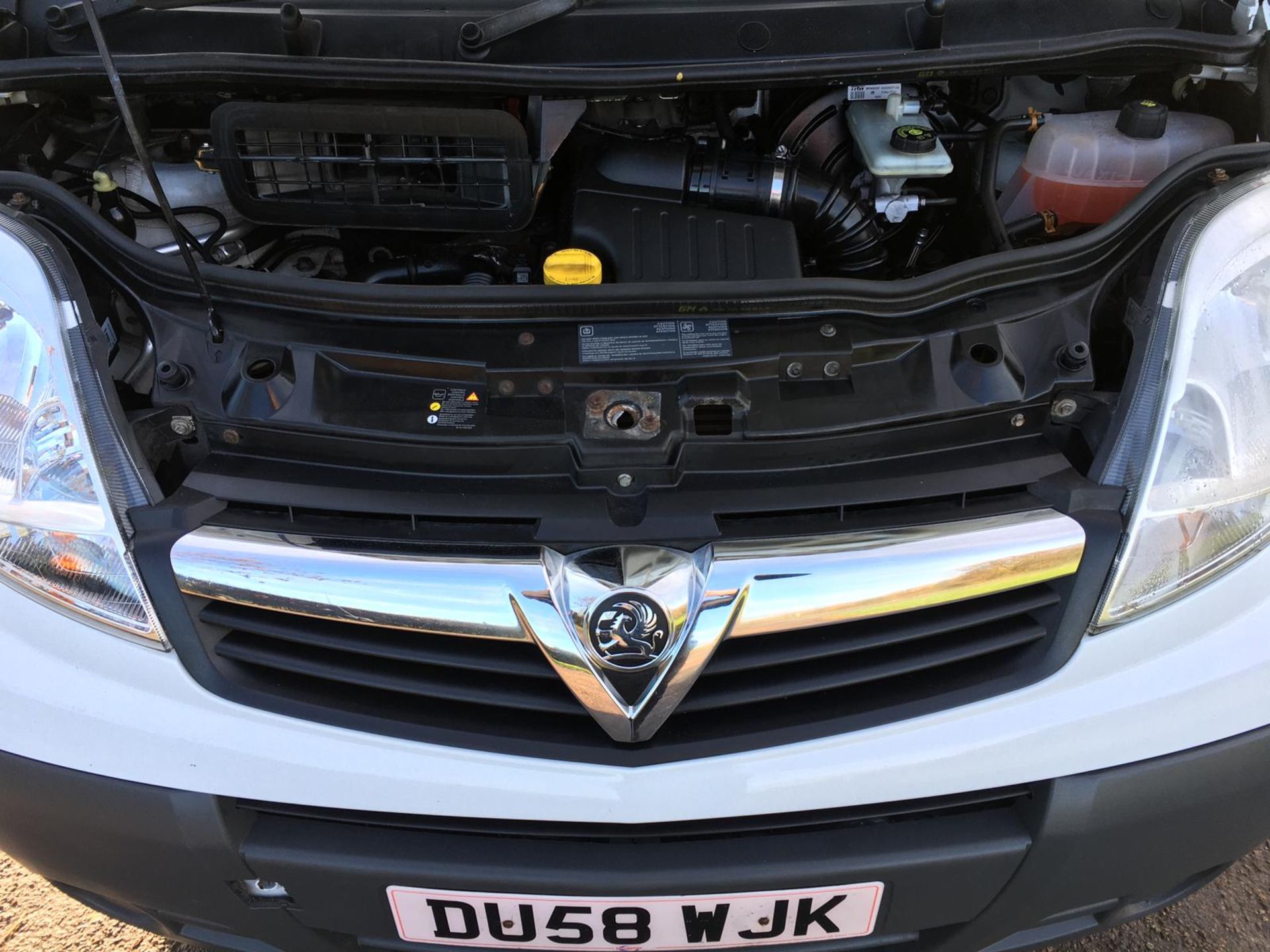 2008/58 REG VAUXHALL VIVARO 2900 CDTI SWB 2.0 DIESEL WHITE PANEL VAN, SHOWING 1 FORMER KEEPER - Image 8 of 12