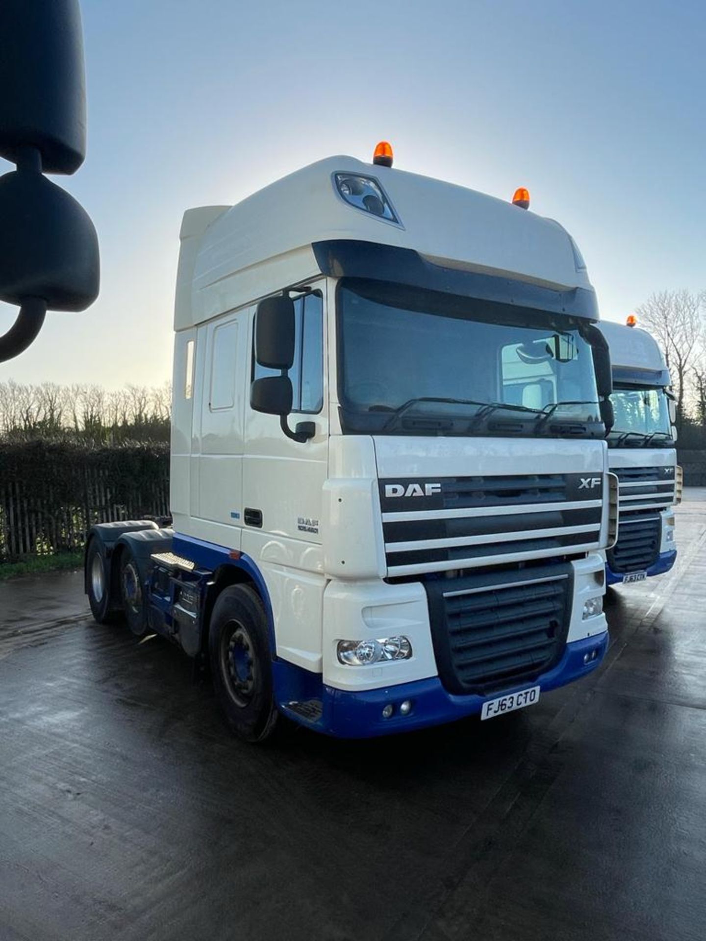 2013/63 REG DAF TRUCKS XF FTG 105.460 EURO 5 DIESEL ENGINE TRACTOR UNIT, SHOWING 0 FORMER KEEPERS - Image 2 of 13