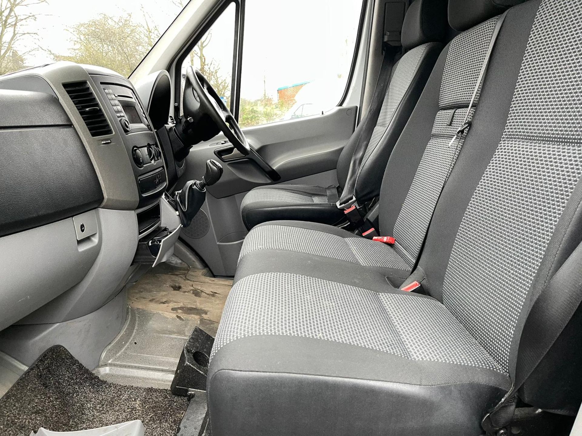 2012/12 REG MERCEDES-BENZ SPRINTER 316 CDI 2.2 DIESEL WHITE PANEL VAN, SHOWING 2 FORMER KEEPERS - Image 8 of 9