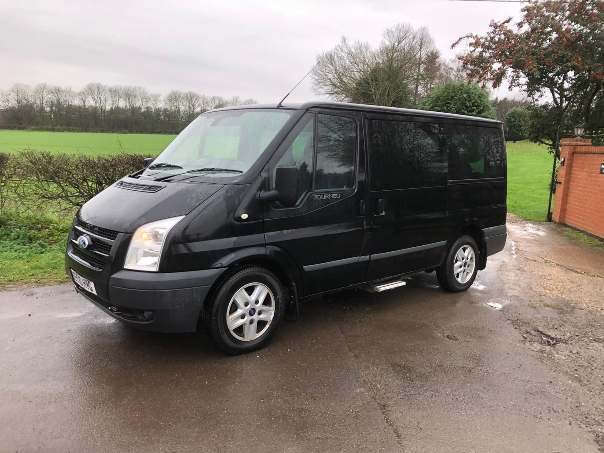 2010/10 REG FORD TRANSIT 140 T280S LTD TOUR 2.2 DIESEL BLACK MINIBUS, SHOWING 2 FORMER KEEPERS - Image 3 of 15