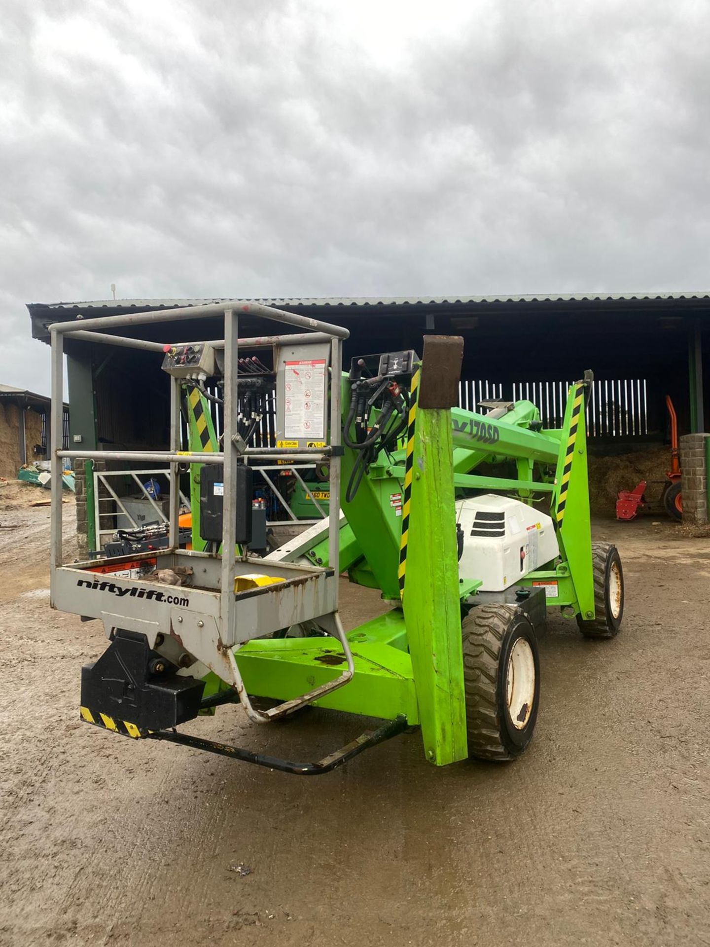 NIFTY 170SD 4 WHEEL DRIVE ROUGH TERRAIN BOOM LIFT, YEAR 2009, 17 METER REACH, IN GOOD CONDITION - Image 9 of 10