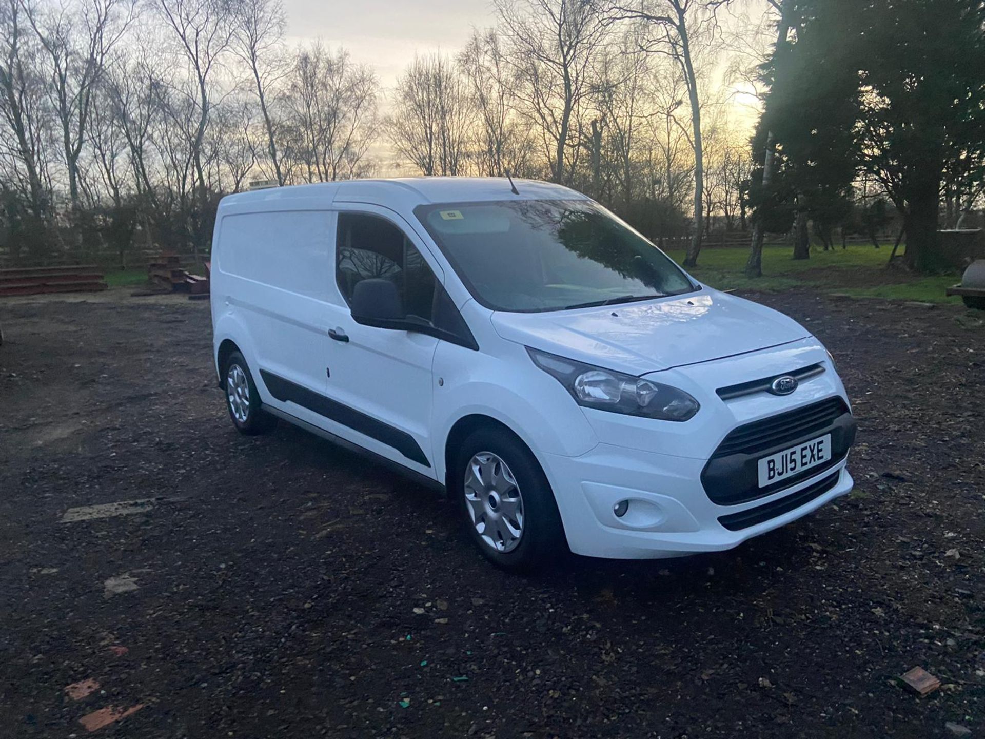 2015/15 REG FORD TRANSIT CONNECT 210 TREND 1.6 DIESEL WHITE PANEL VAN, SHOWING 1 FORMER KEEPER