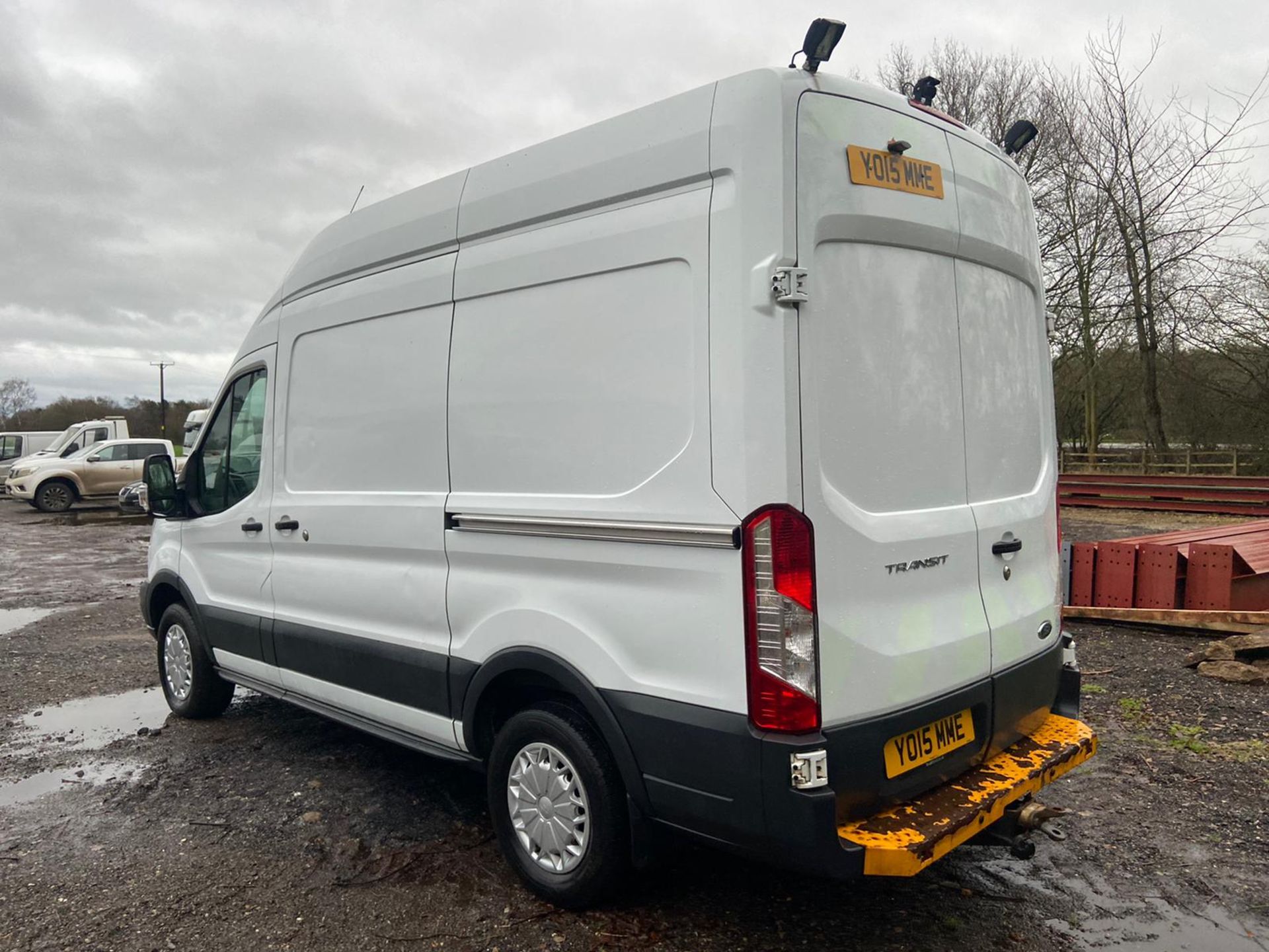 2015/15 REG FORD TRANSIT 350 2.2 DIESEL PANEL VAN, SHOWING 0 FORMER KEEPERS *PLUS VAT* - Image 5 of 12