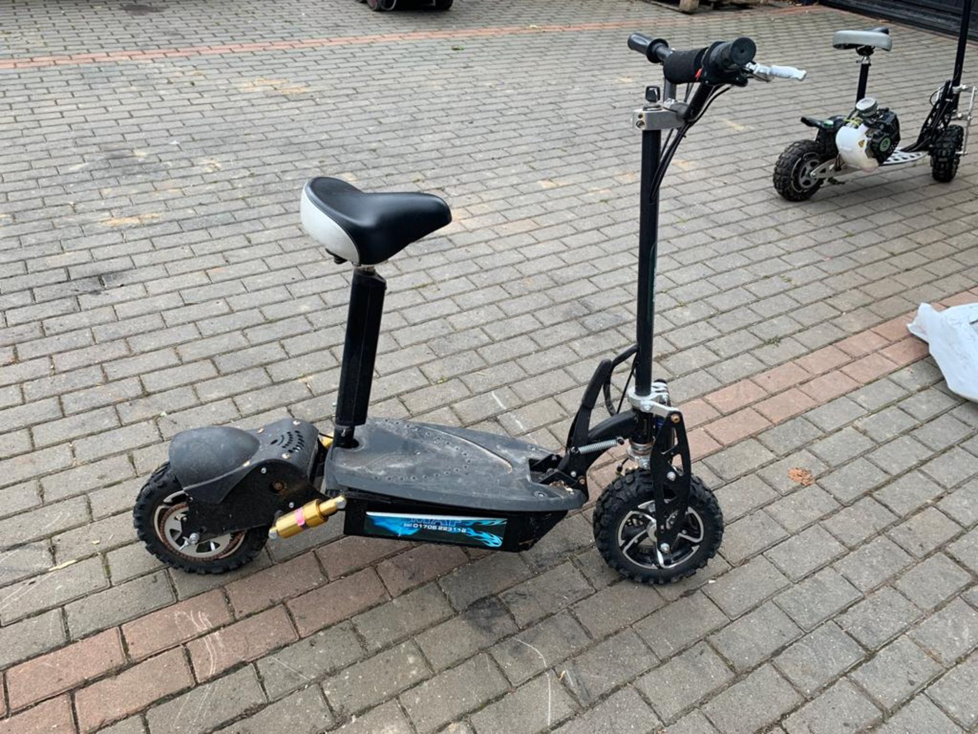 2000W ELECTRIC POWERED RIDE ON SCOOTER, YEAR 2018, IN GOOD ORDER, C/W CHARGER *PLUS VAT*