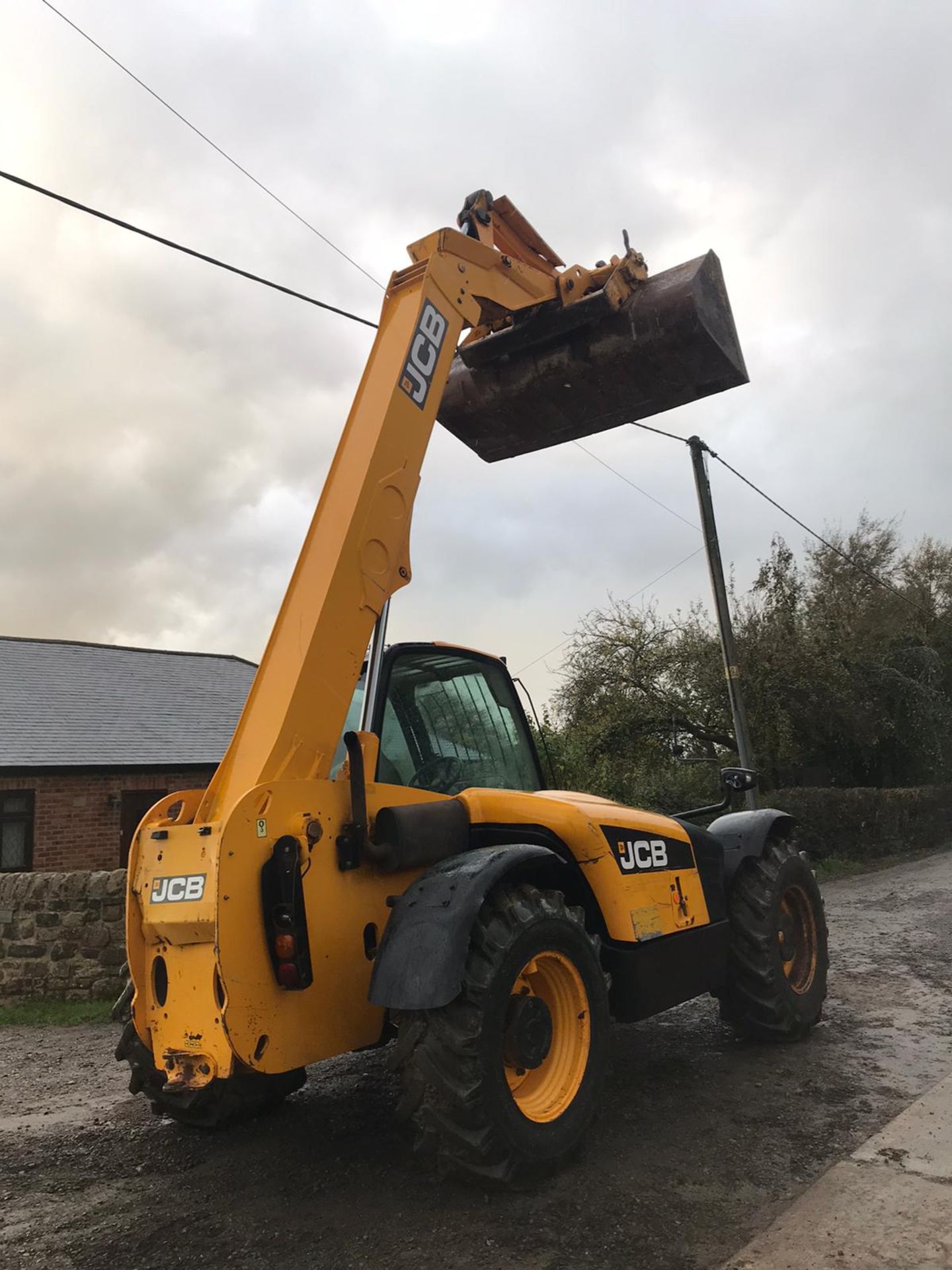 2007 JCB 531-70 TELEHANDLER, RUNS, DRIVES AND DIGS, 4430 HOURS, C/W BUCKET *PLUS VAT* - Image 2 of 5