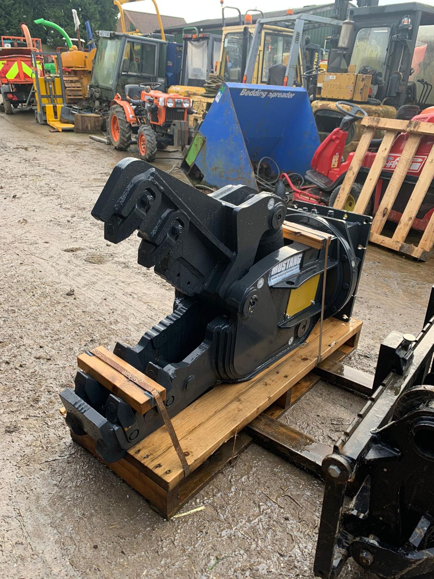 BRAND NEW AND UNUSED MUSTANG ROTATING PULVERIZER RK05, SUITABLE FOR EXCAVATOR *PLUS VAT* - Image 2 of 5