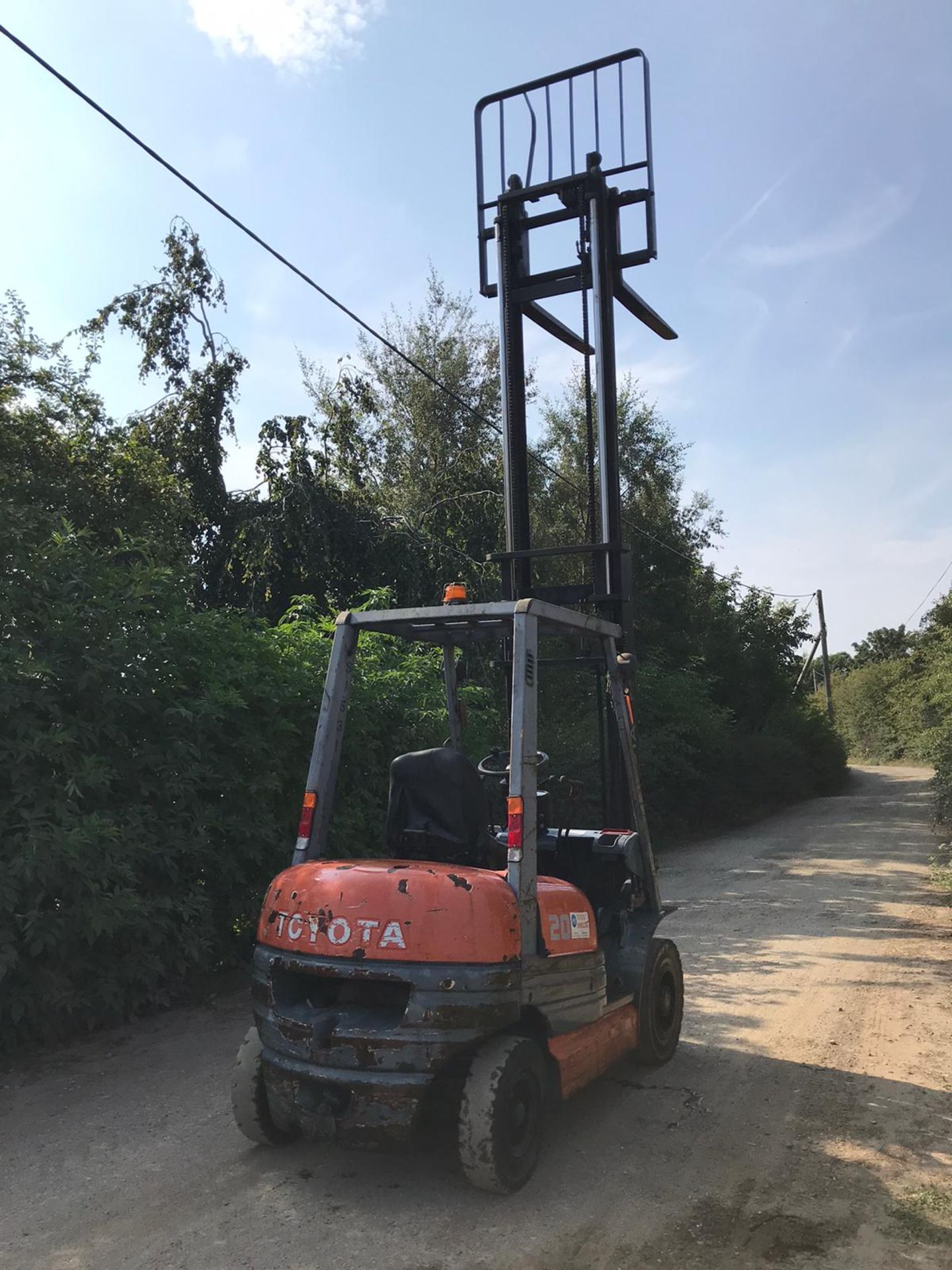 TOYOTA 20 FORKLIFT, RUNS, DRIVES AND LIFTS *PLUS VAT* - Image 3 of 5