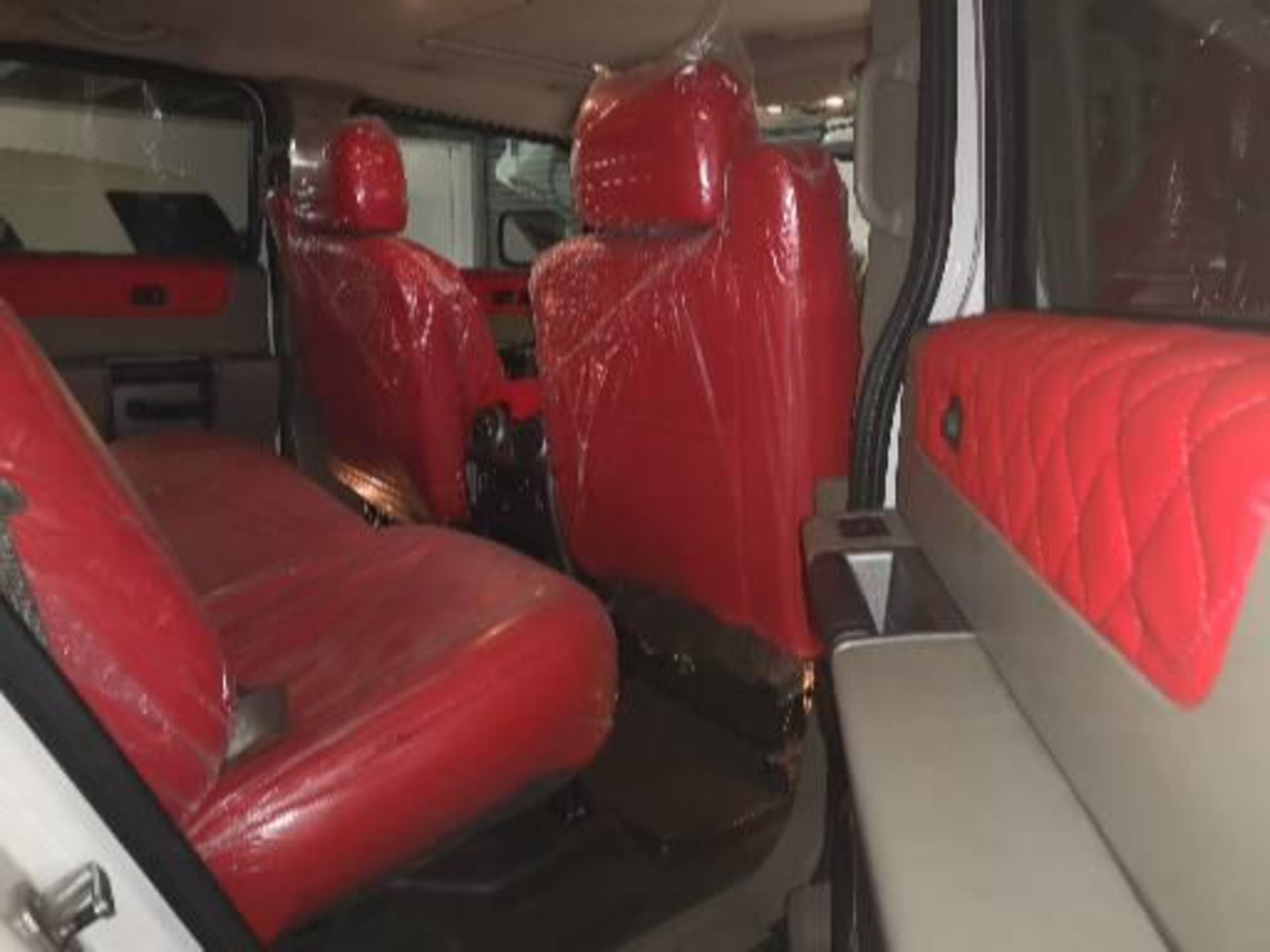 White Hummer H2, 2003 4 x 4 (no vat) SEATS JUST DONE IN RED LEATHER ( NO VAT) - Image 16 of 17