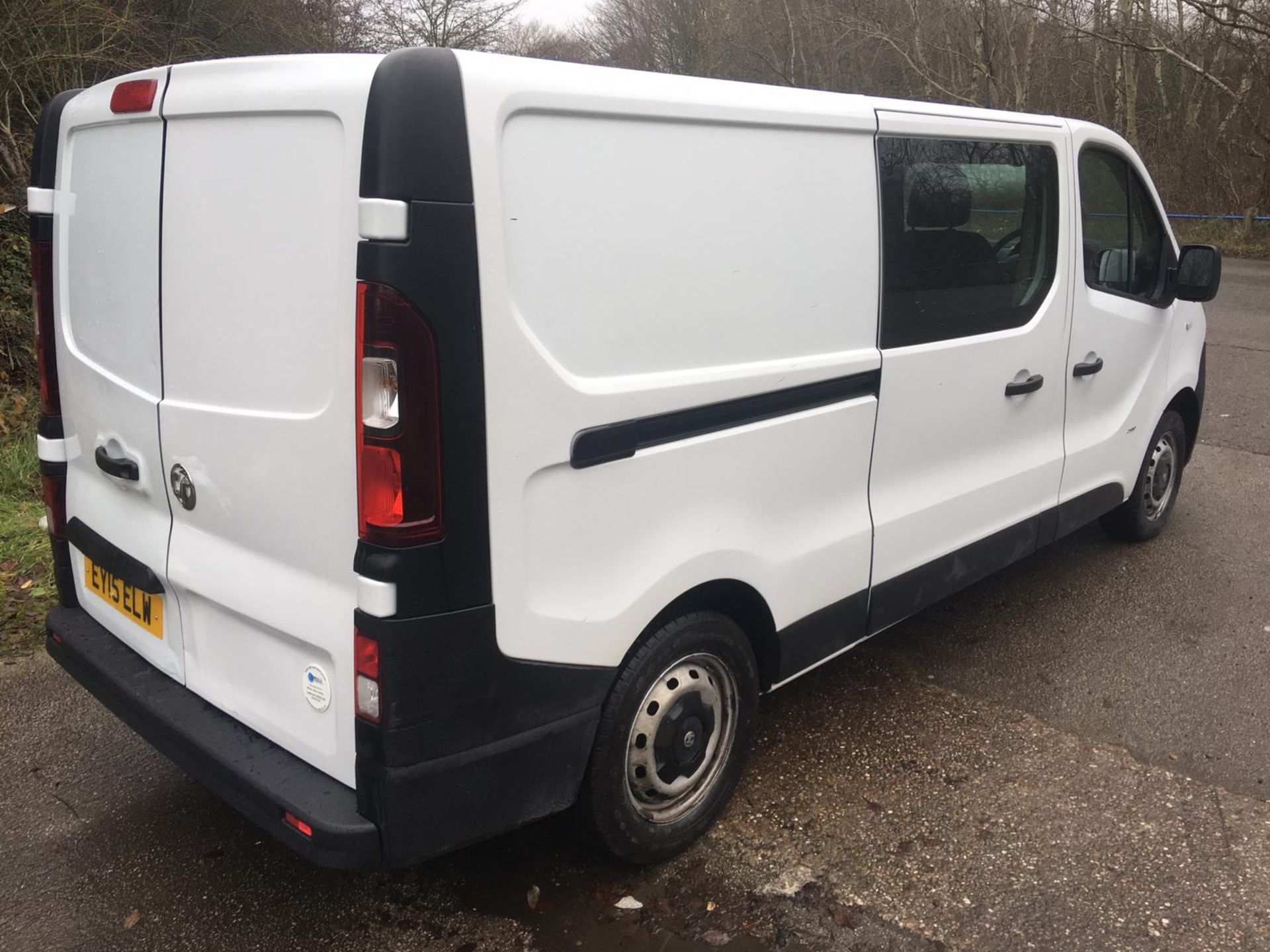 2015/15 REG VAUXHALL VIVARO 2900 CDTI 1.6 DIESEL CREW PANEL VAN, SHOWING 1 FORMER KEEPER *NO VAT* - Image 8 of 25