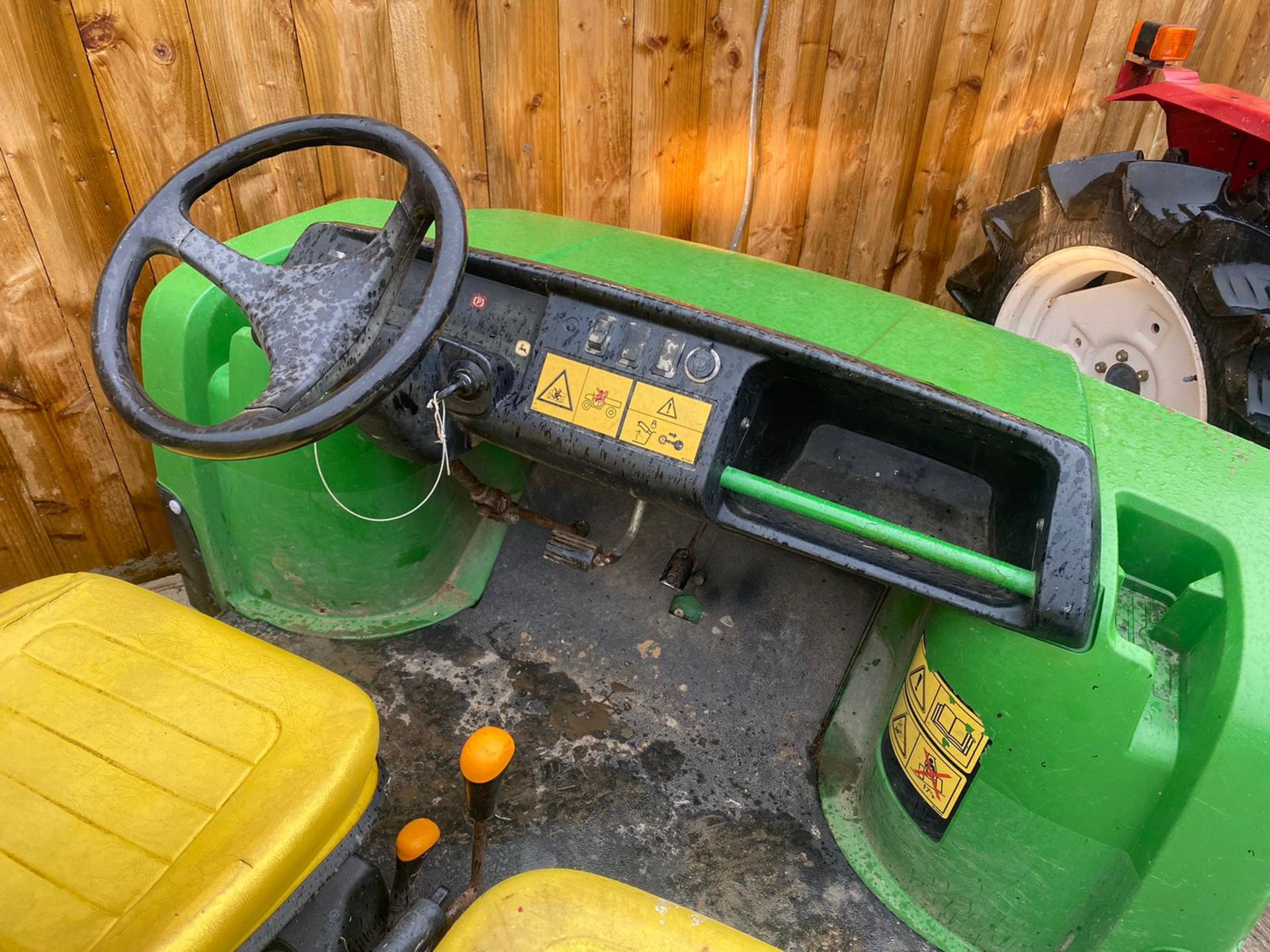 JOHN DEERE PETROL GATOR, STARTS FIRST TIME RUNS AND DRIVES VERY WELL, LIGHTS WORKING *PLUS VAT* - Image 6 of 7