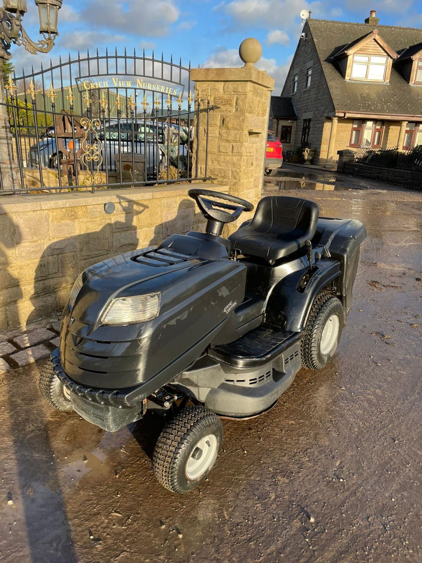 MOUNTFIELD 1530H RIDE ON MOWER, RUNS, DRIVES AND CUTS, CLEAN MACHINE *NO VAT* - Image 5 of 5