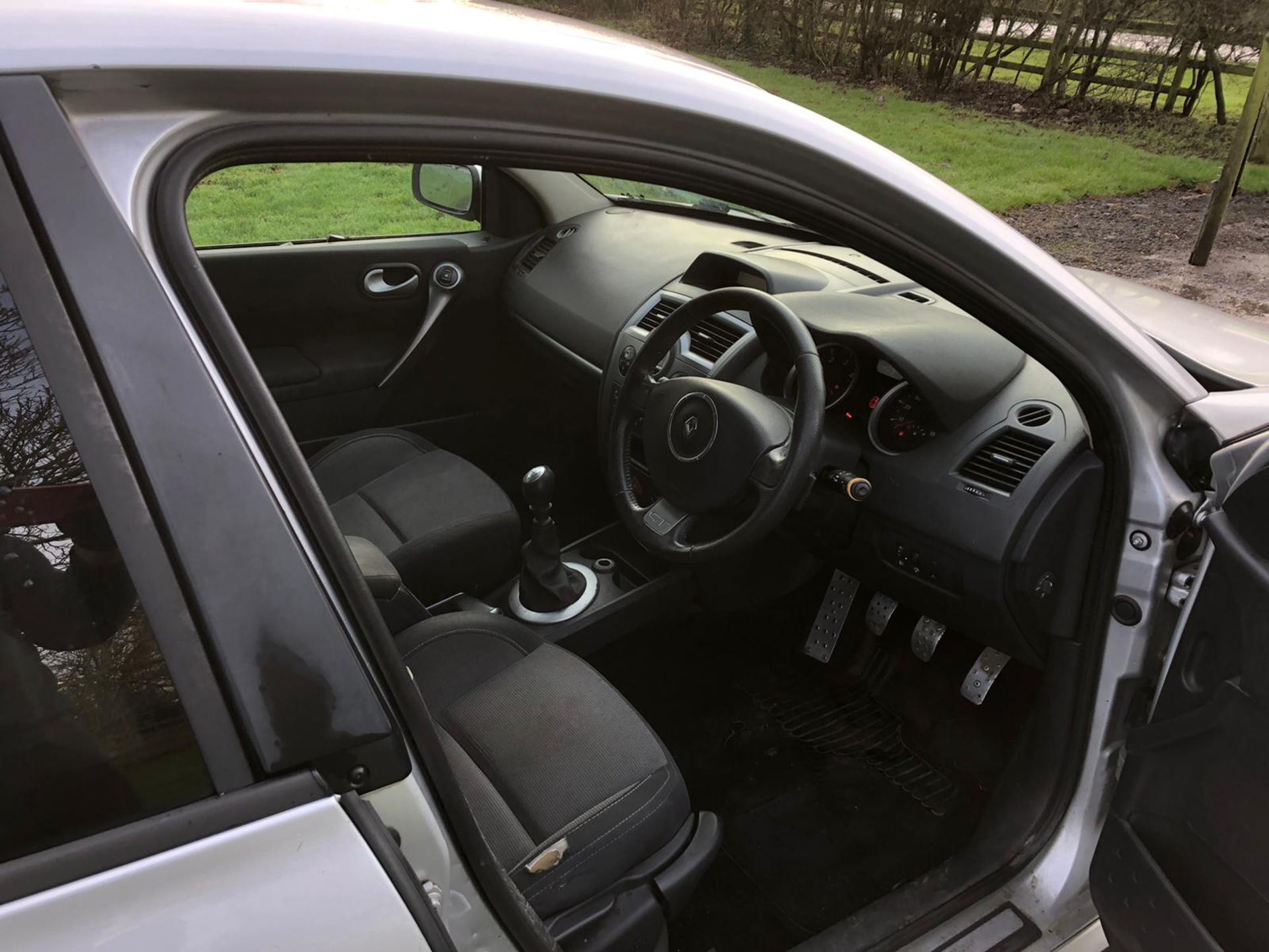 2008/08 REG RENAULT MEGANE GT DCI 150 2.0 DIESEL SILVER 5DR HATCHBACK, SHOWING 4 FORMER KEEPERS - Image 11 of 12