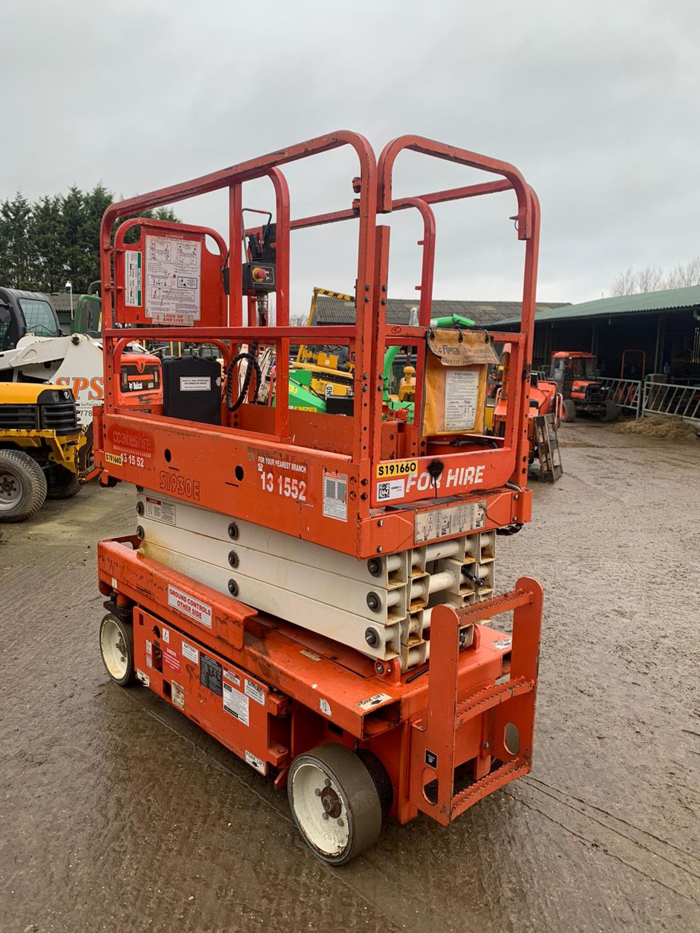 2010 SNORKEL S1930E SCISSOR LIFT, RUNS, DRIVES AND LIFTS, LOW 339 HOURS, EX HIRE COMPANY COATES HIRE - Image 5 of 6