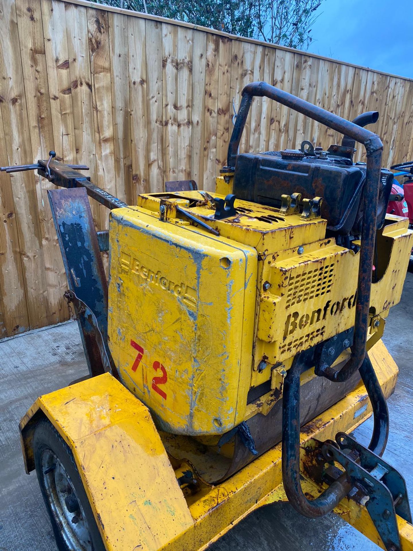 BENFORD MBR71 DIESEL ROLLER AND TRAILER, COMPLETE WITH STARTING HANDLE *PLUS VAT* - Image 3 of 3