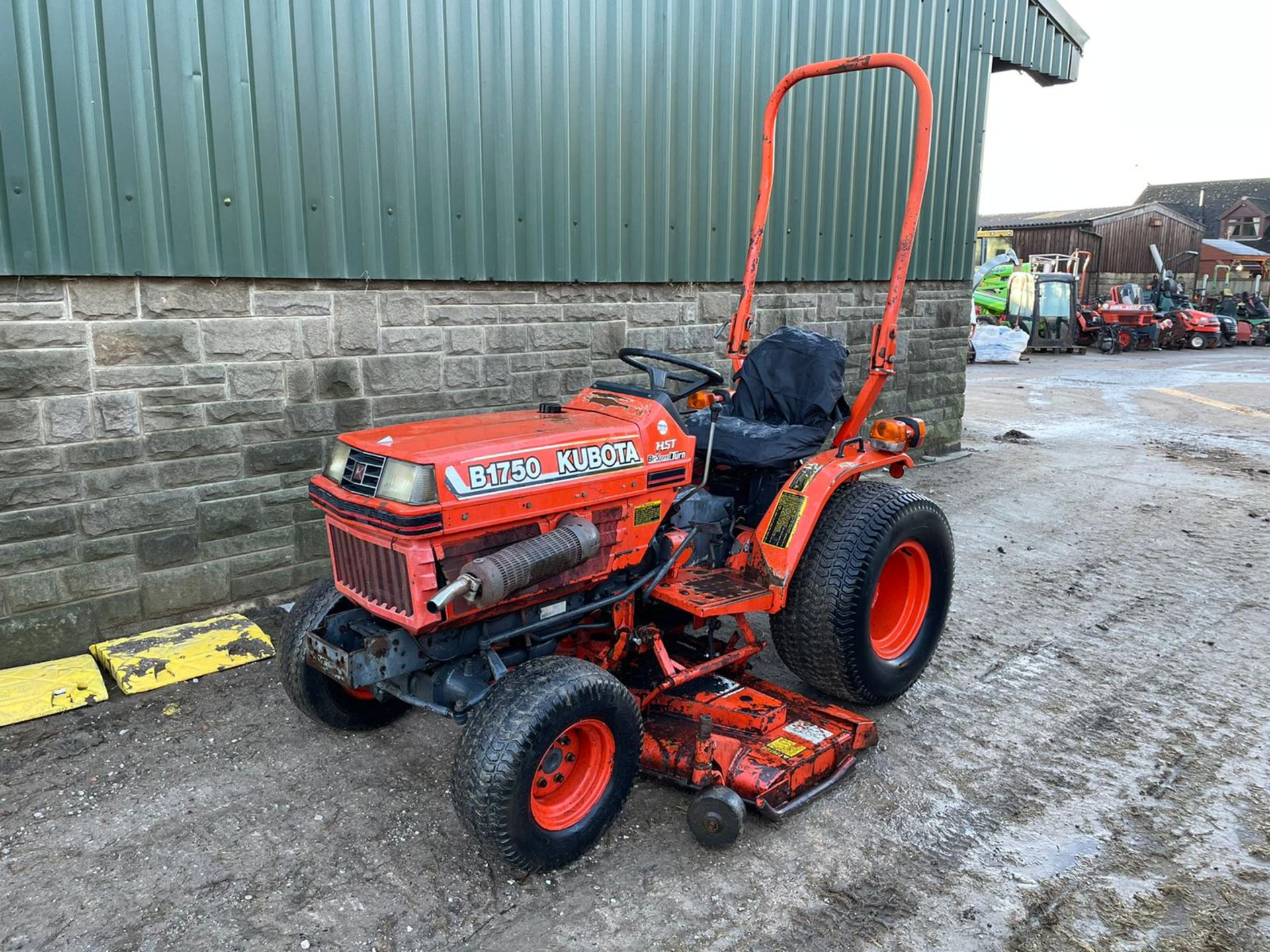 KUBOTA B1750 COMPACT WITH UNDERSLUNG DECK, RUNS, DRIVES AND CUTS, CLEAN MACHINE, CANOPY *PLUS VAT*