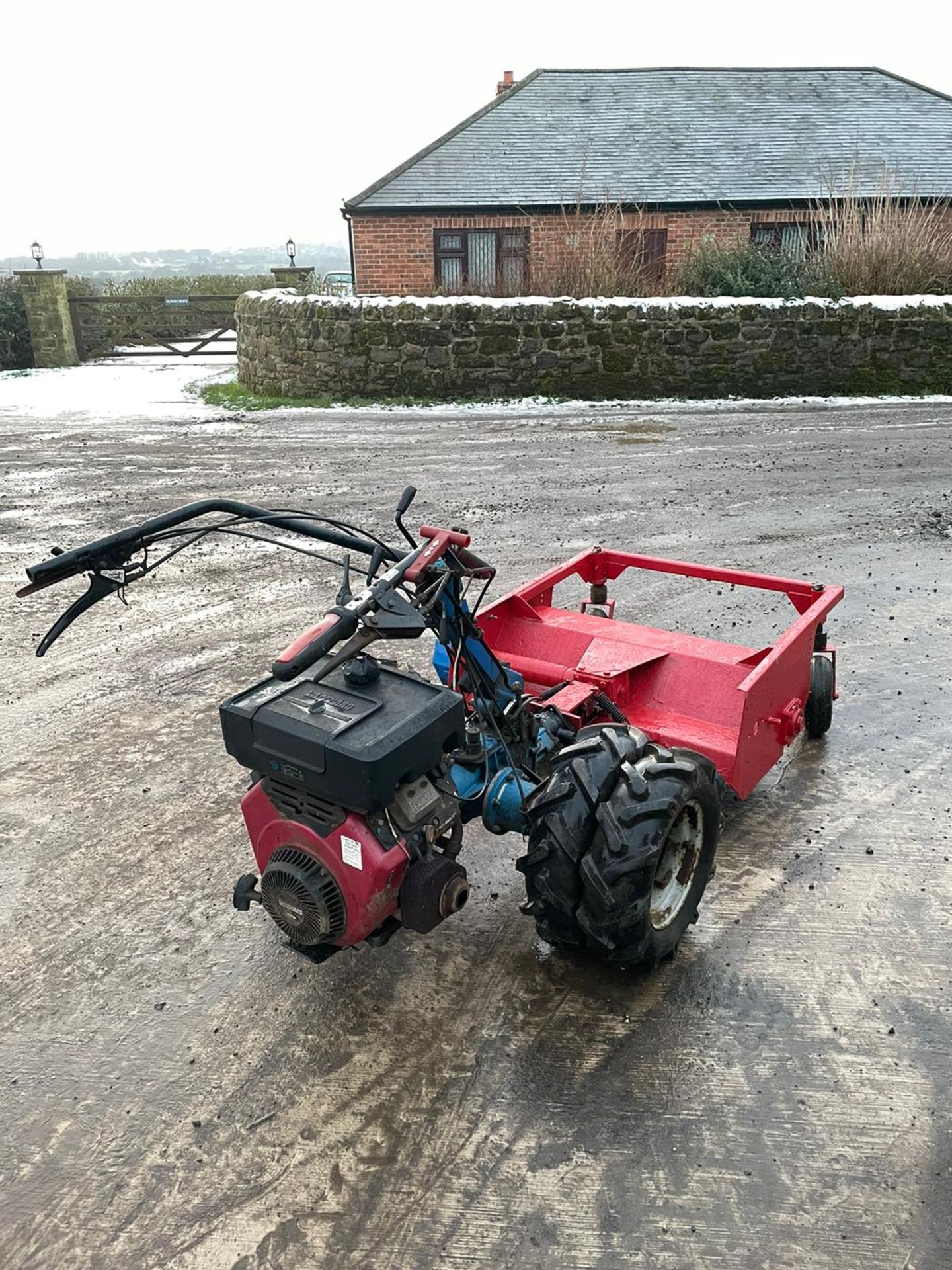 BCS 603 WITH FLAIL DECK, RUNS, WORKS AND MOWS, TWIN WHEELS *NO VAT* - Image 4 of 4