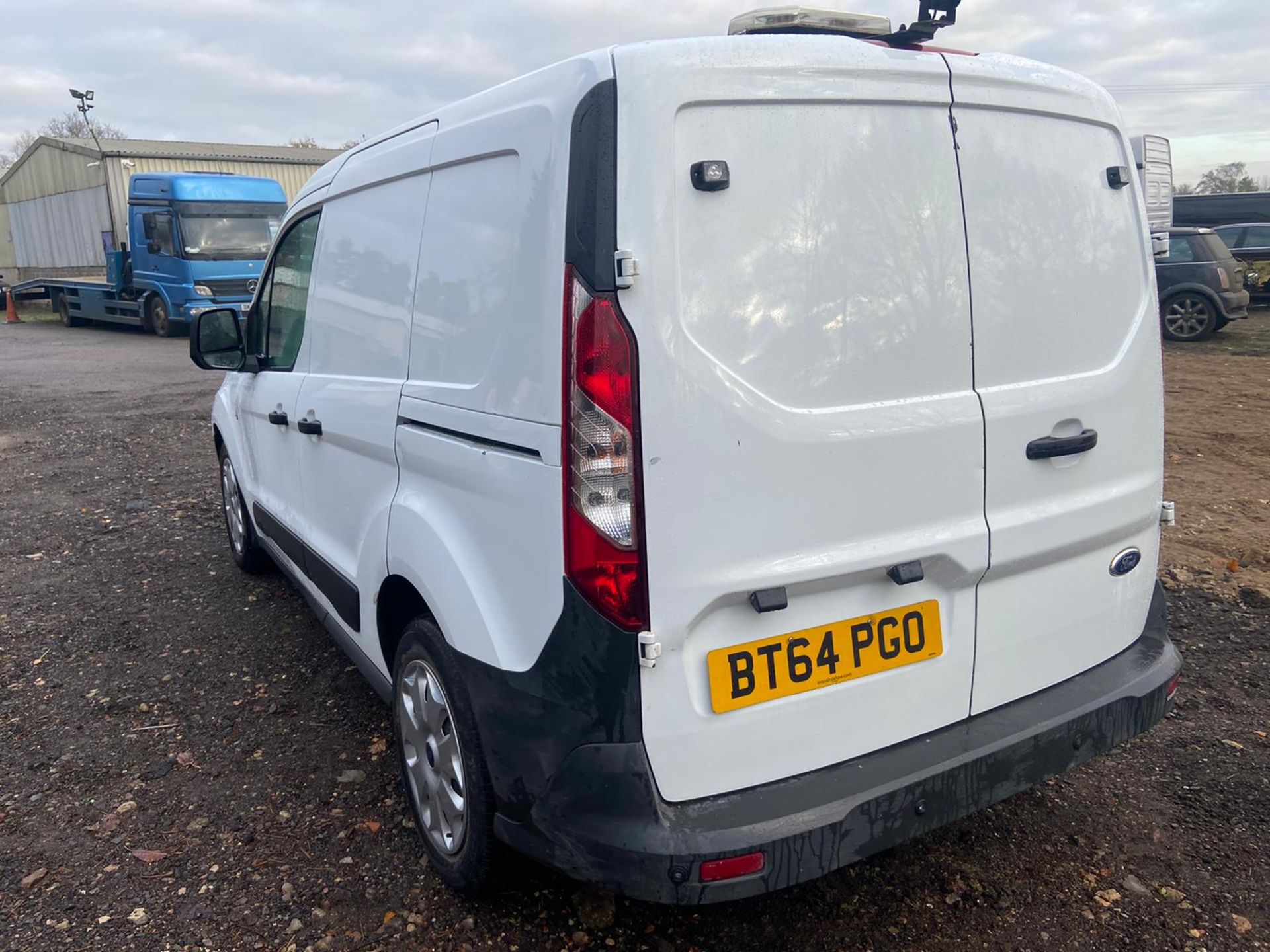 2015/64 REG FORD TRANSIT CONNECT 200 ECONETIC 1.6 DIESEL WHITE PANEL VAN, SHOWING 0 FORMER KEEPERS - Image 7 of 10
