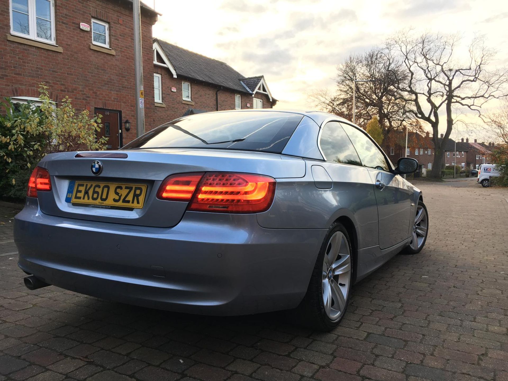 2010/60 REG BMW 320D SE AUTO 181 2.0 DIESEL BLUE CONVERTIBLE, SHOWING 3 FORMER KEEPERS *NO VAT* - Image 4 of 16