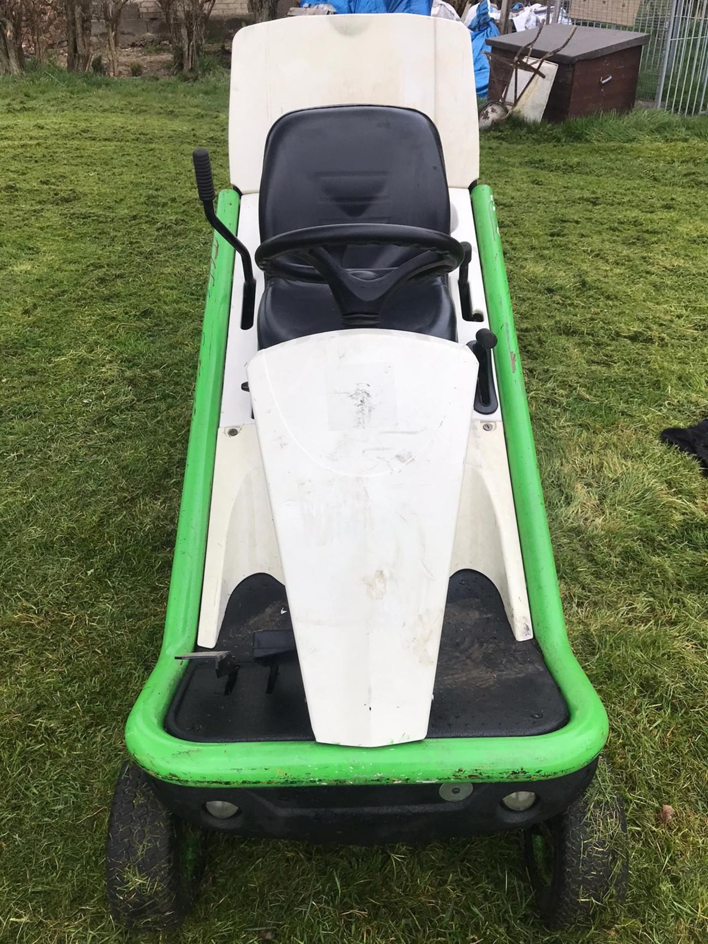 2015 ETESIA HYDRO 80 MKHP3 RIDE ON LAWN MOWER, RUNS, DRIVES AND CUTS *PLUS VAT* - Image 2 of 4
