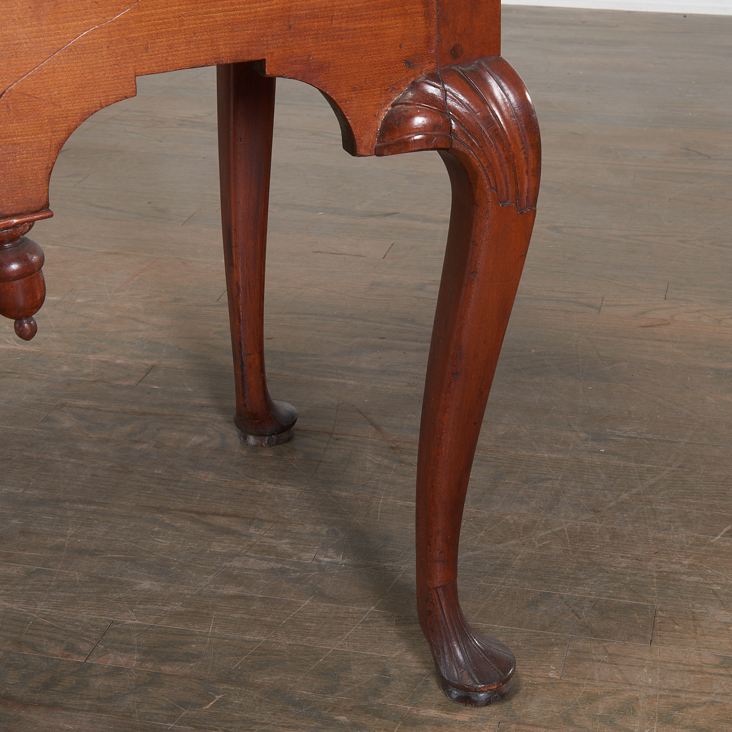 Unusual American Queen Anne Mahogany Lowboy - Image 4 of 5