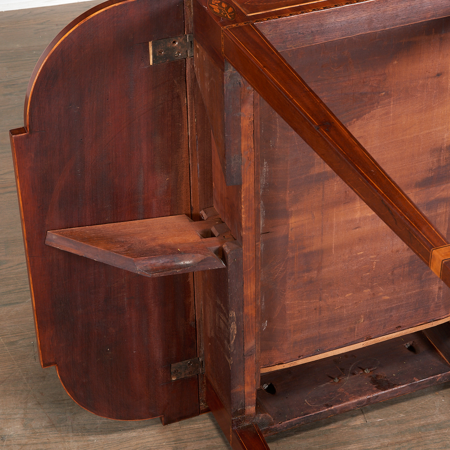 American Federal Inlaid Walnut Drop-Leaf Table - Image 6 of 7