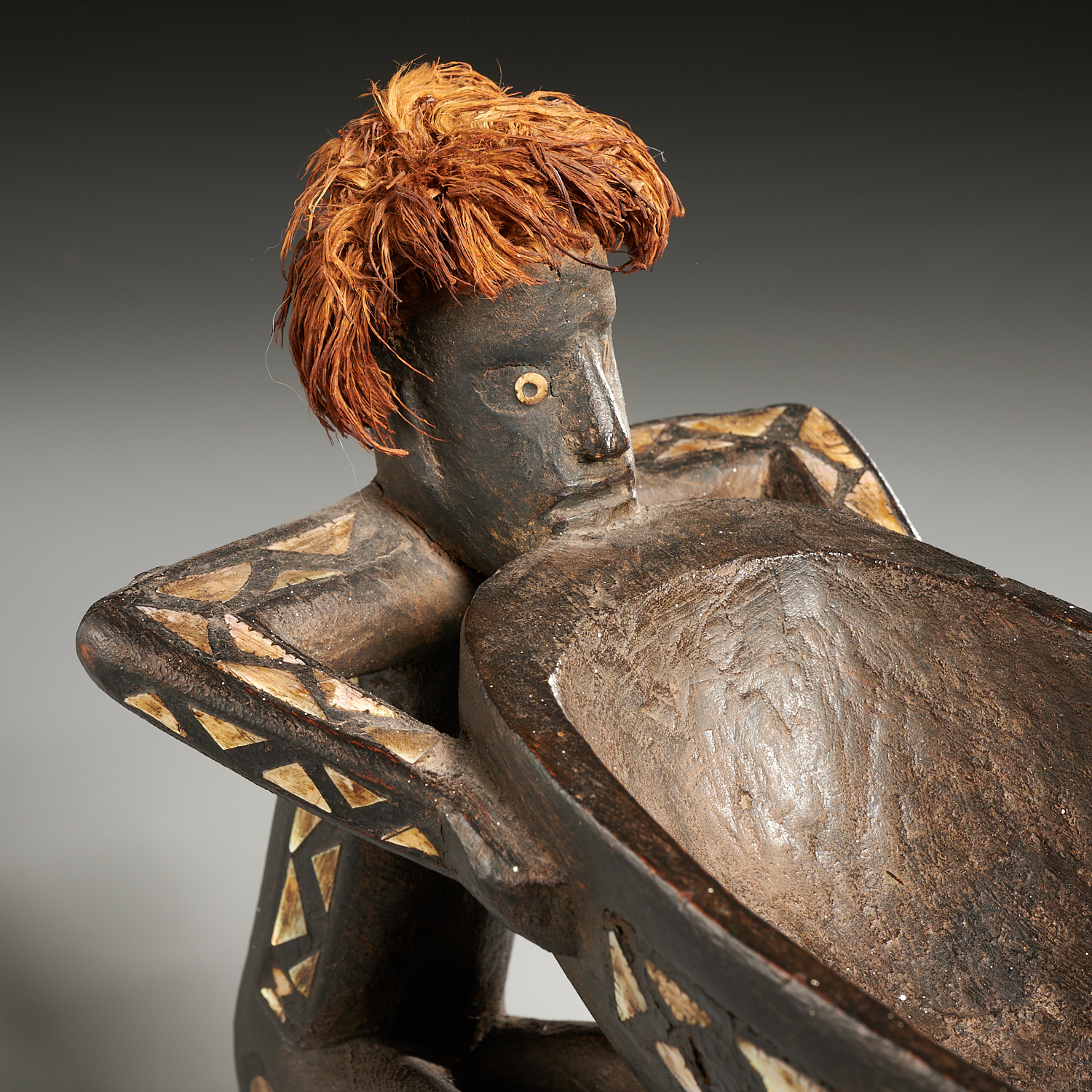 Solomon Islands, ceremonial inlaid figural bowl - Image 2 of 8